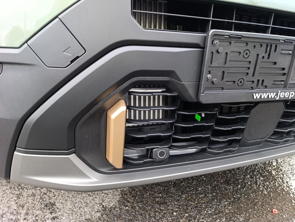 Jeep Avenger, 85th Anniversary 1,2 e-Hybrid - fotka 6