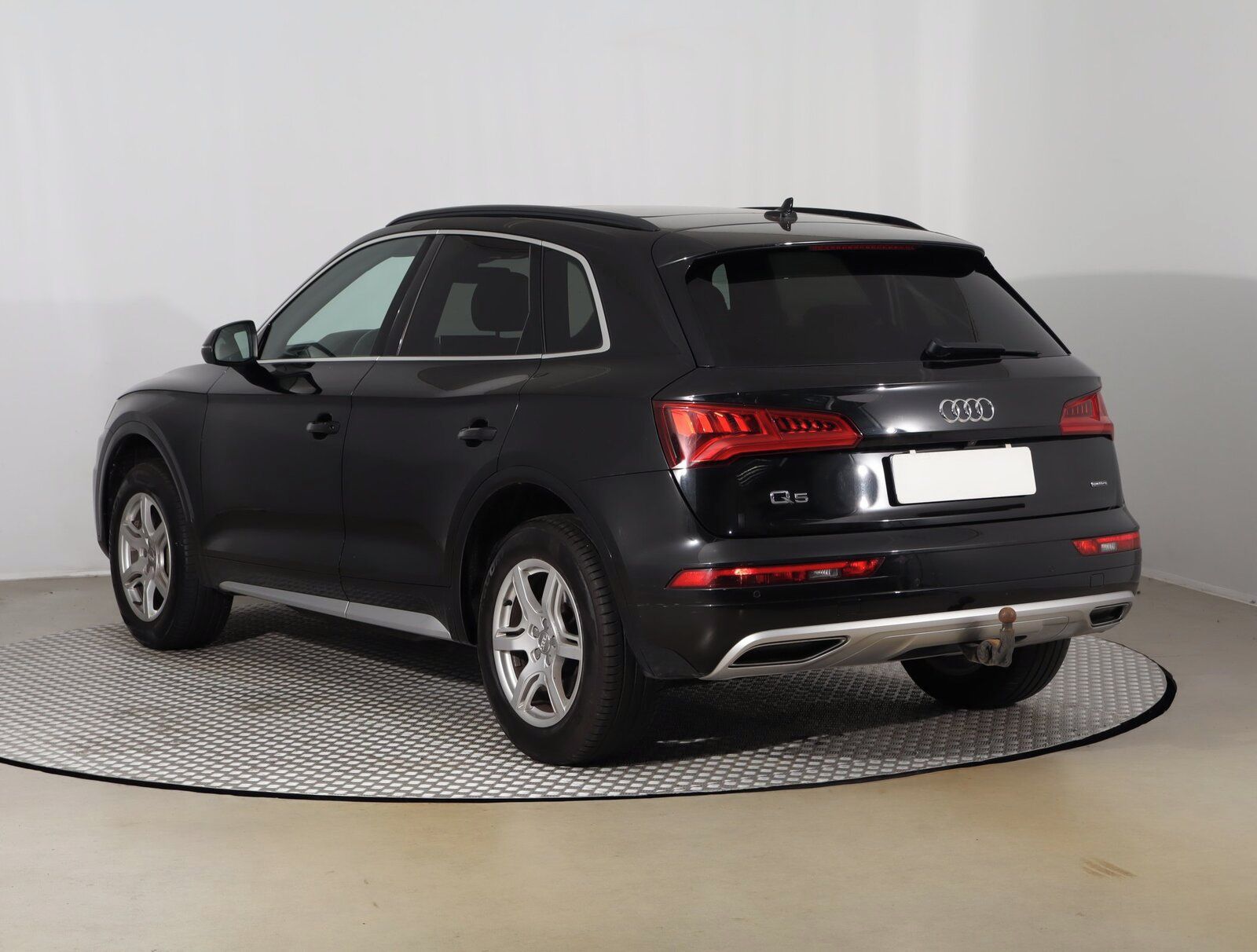 Audi Q5, 2.0 TDI, 4X4, Automat - fotka 4