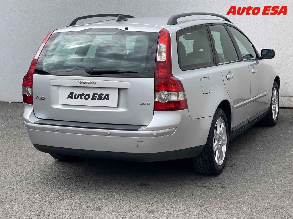Volvo V50, 2.0 D - fotka 4