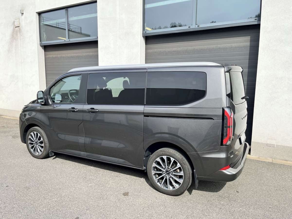 Ford Tourneo Custom, Titanium L1, 2.5 PHEV, ČR, DPH - fotka 3