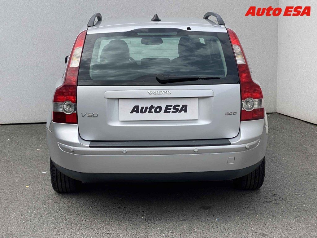 Volvo V50, 2.0 D - fotka 5