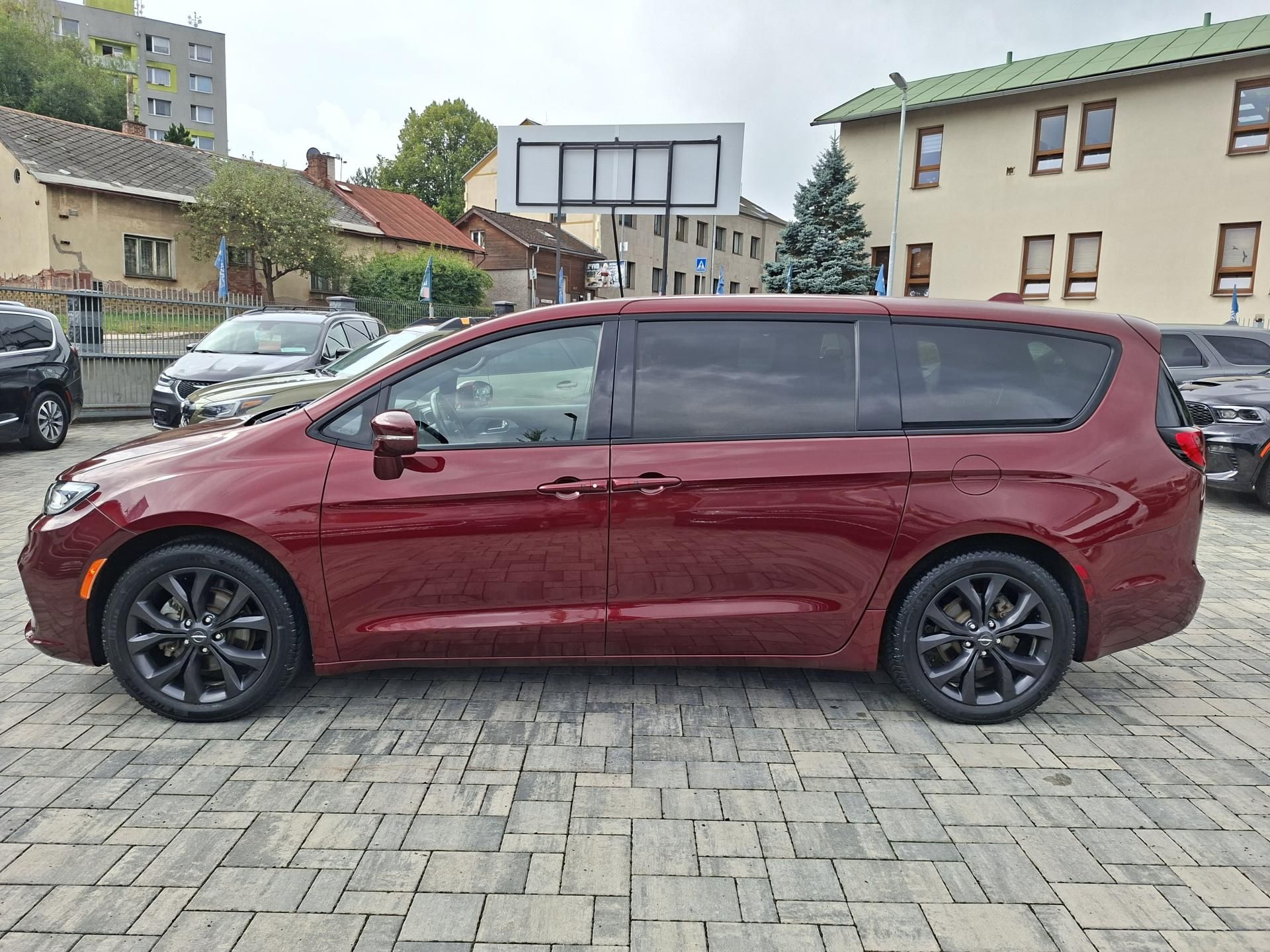 Chrysler Pacifica, 3,6L V6 SPORT,DVD,ALU kola R20 - fotka 4