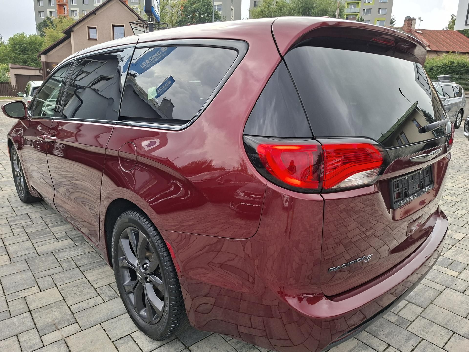 Chrysler Pacifica, 3,6L V6 SPORT,DVD,ALU kola R20 - fotka 5