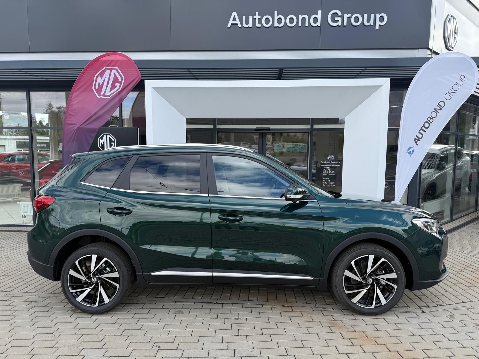 MG ZS, EXCLUSIVE Hybrid+ 145kW 4AT - fotka 6