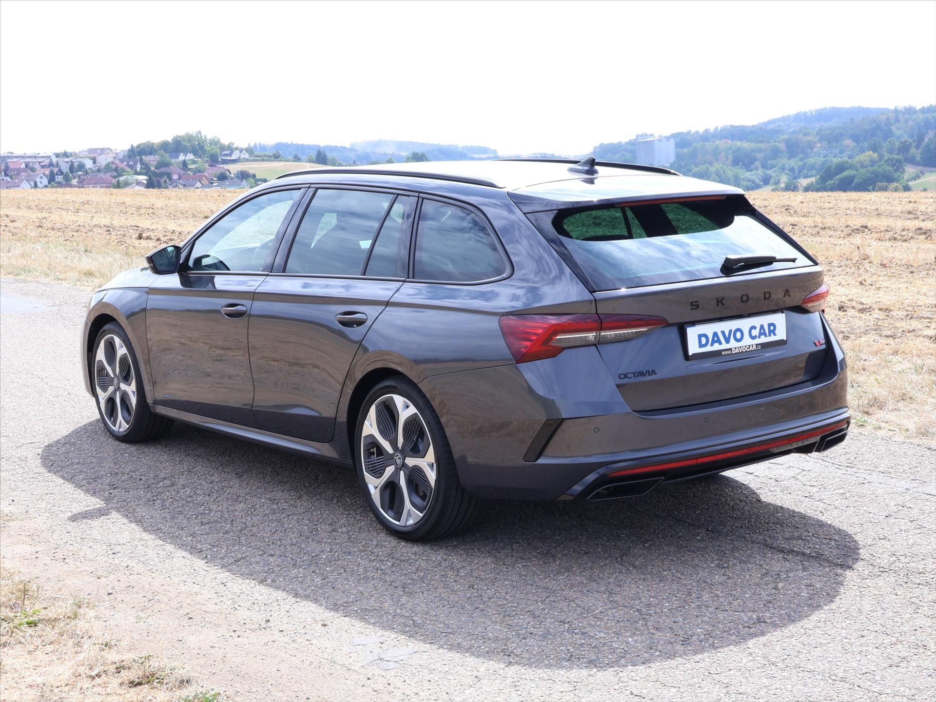 Škoda Octavia, 2,0 TSI DSG RS DPH 1.maj CZ - fotka 5