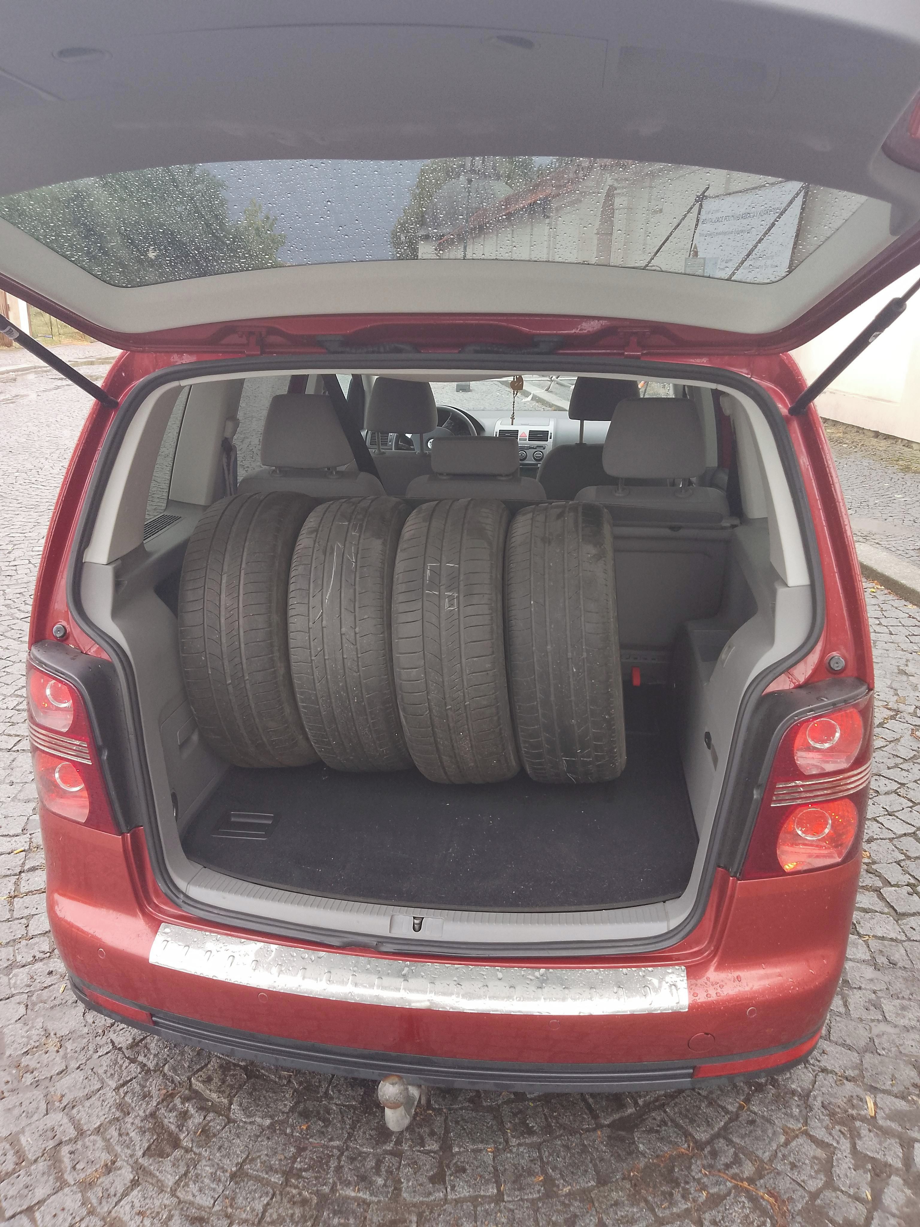 Volkswagen Touran - fotka 3