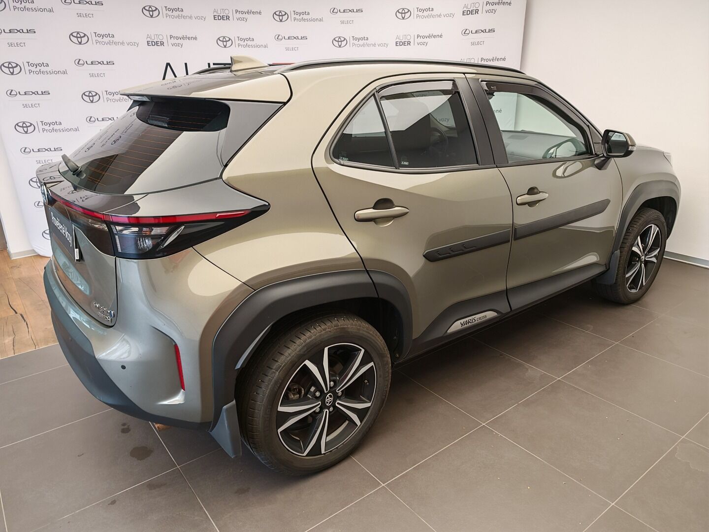 Toyota Yaris Cross, 1.5 Hybrid eCVT AWD Comfort - fotka 4
