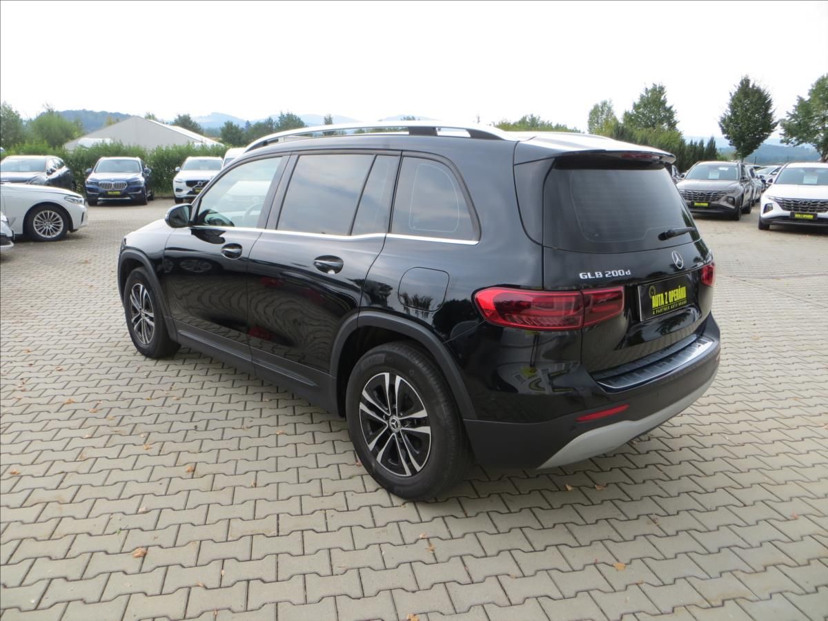 Mercedes-Benz GLB, 2,0 200d 4Matic DCT 110kW ČR - fotka 5