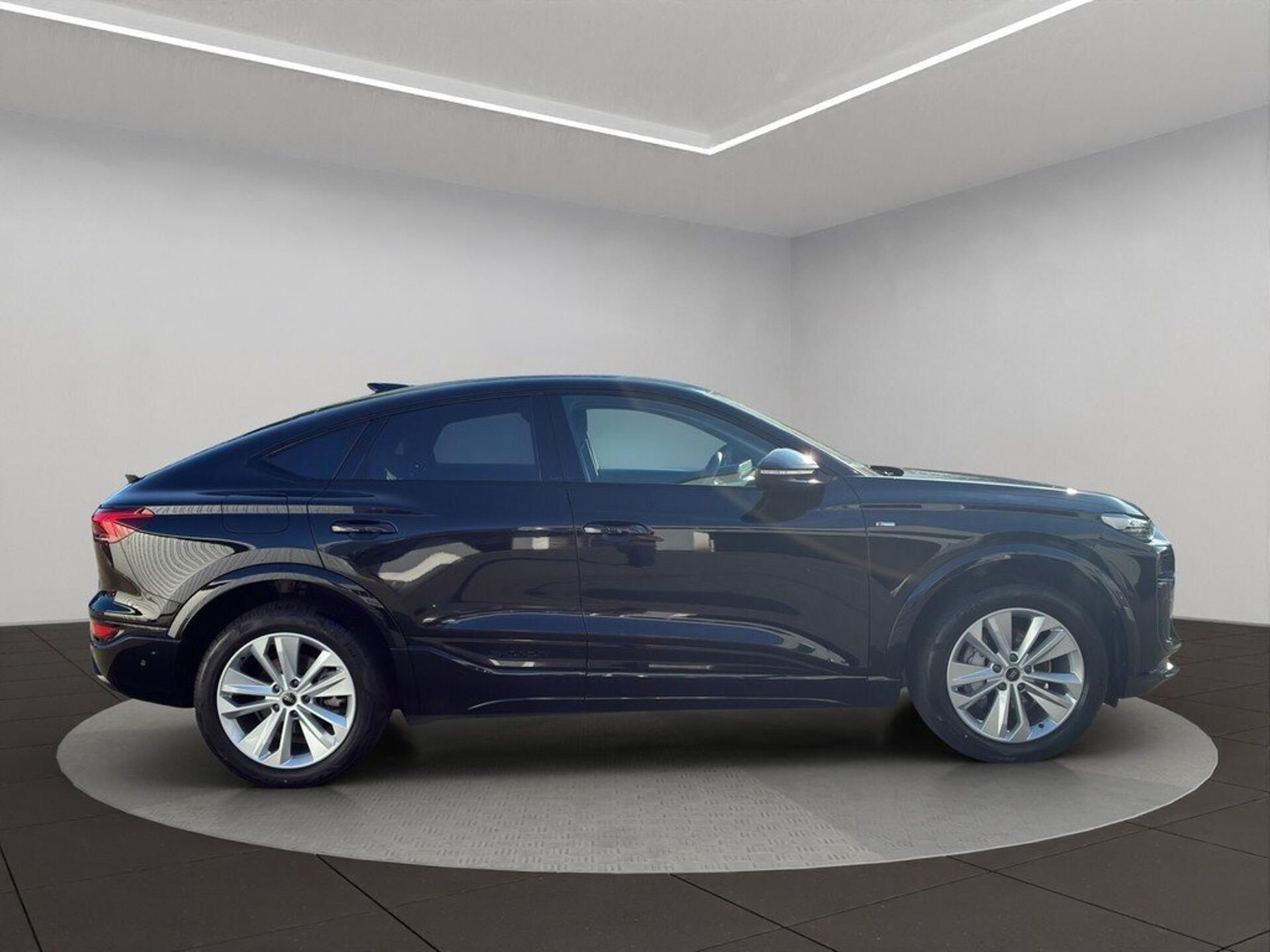 Audi Q6 e-tron, Sportback perf. S-Line HuD Pan - fotka 4