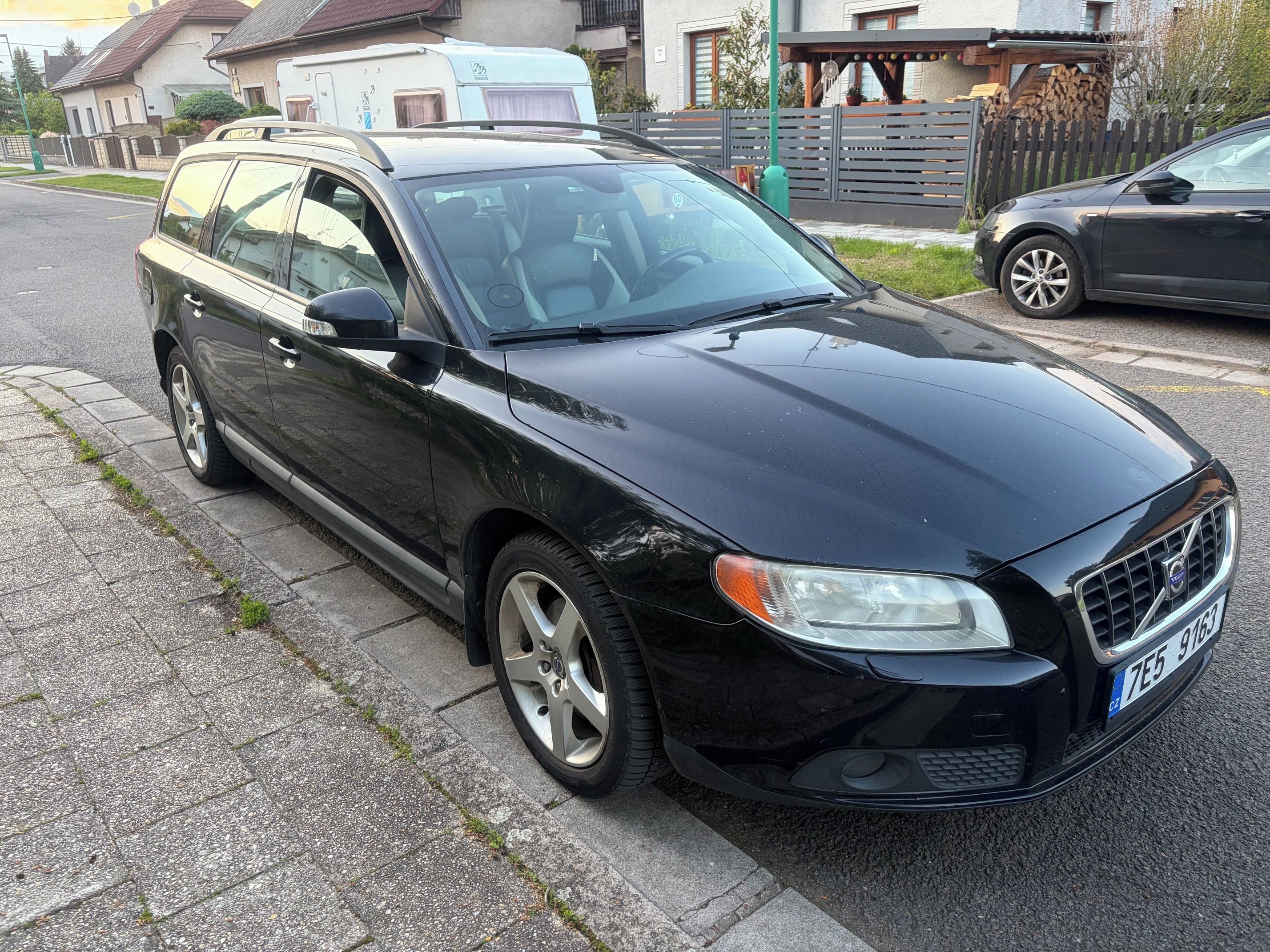Volvo V70, 2.5T turbo benzín cca 200koní