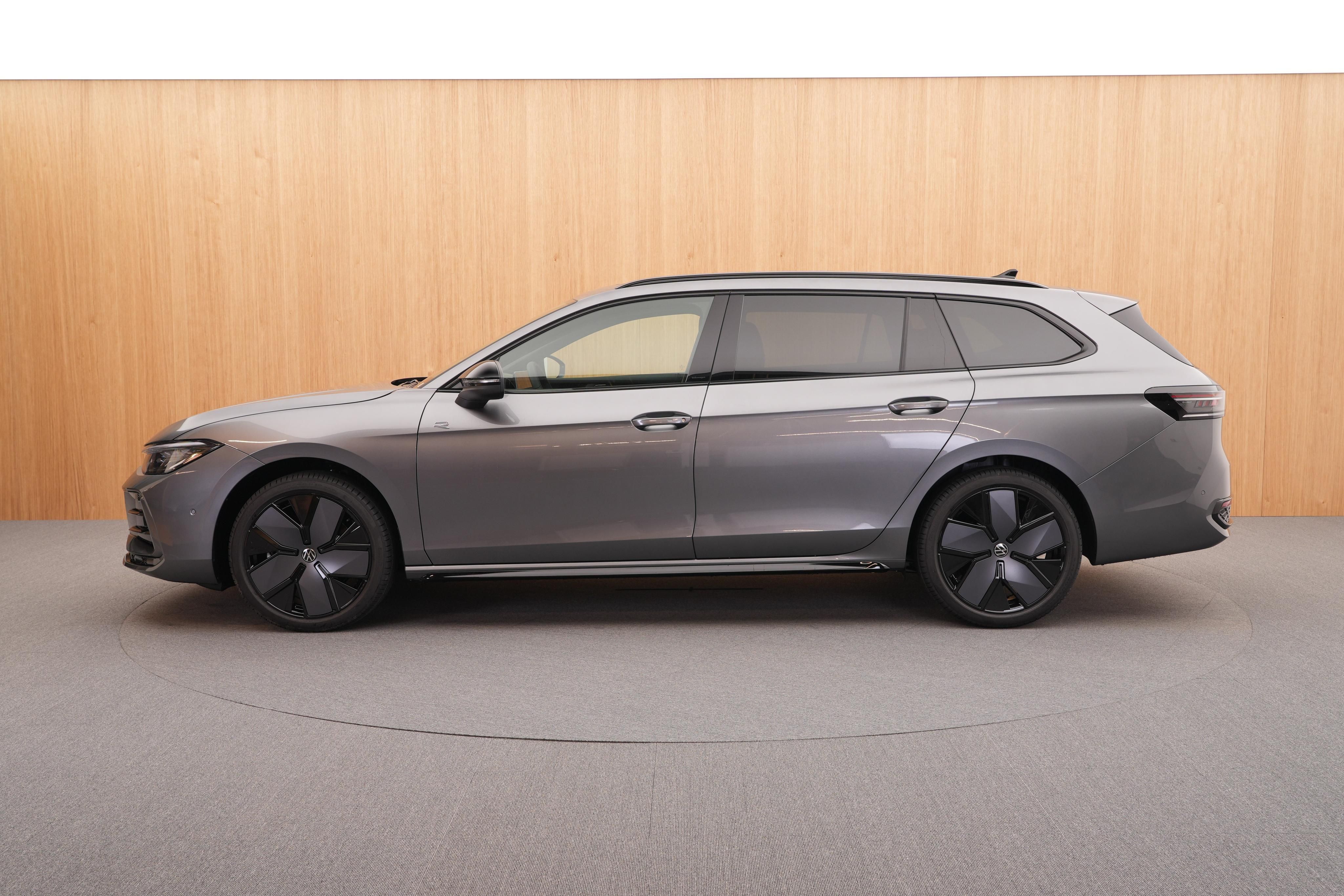 Volkswagen Passat, R-Line People 2.0 TDI 4x4 DSG - fotka 2