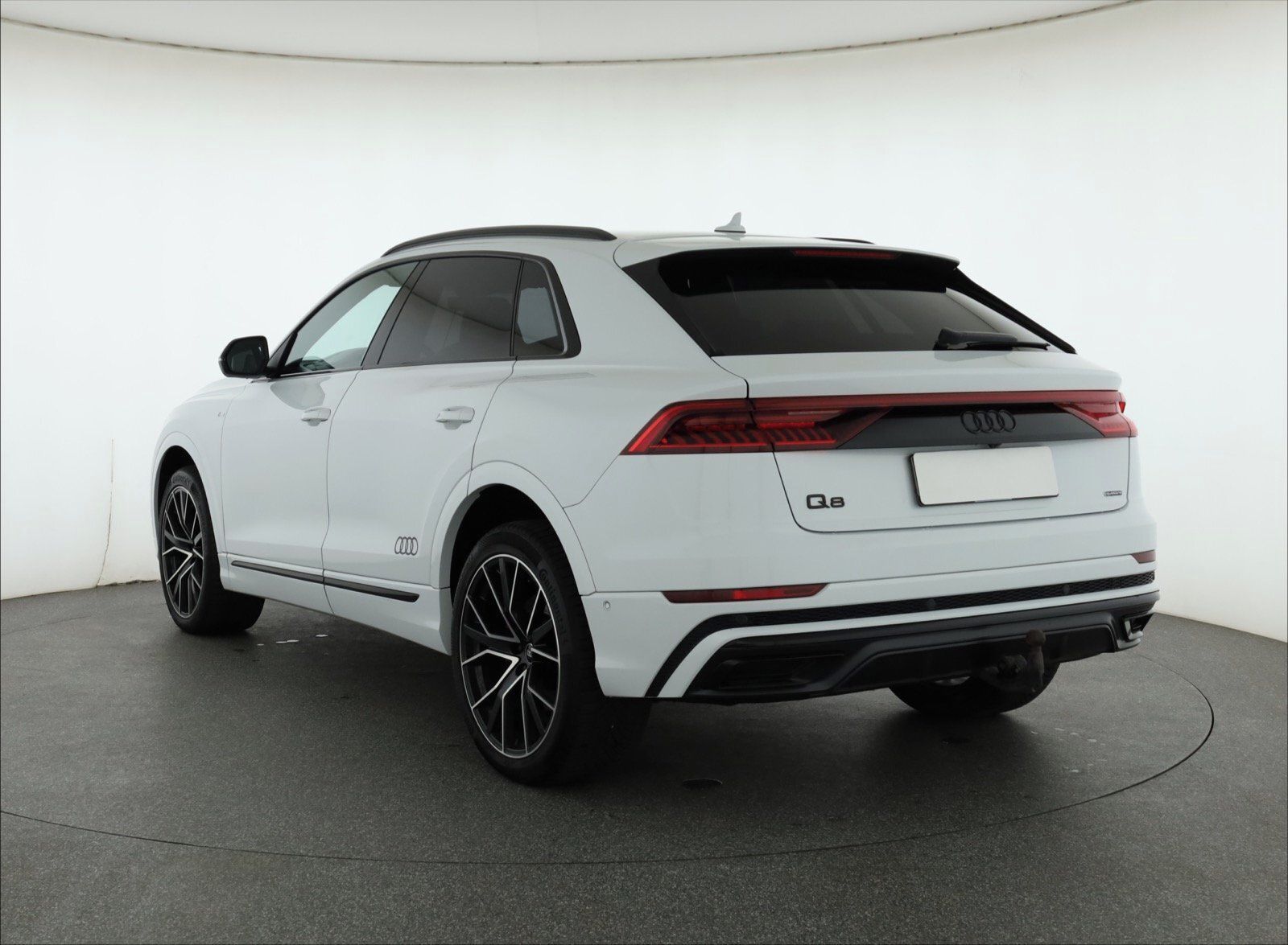 Audi Q8, 50 TDI - fotka 4