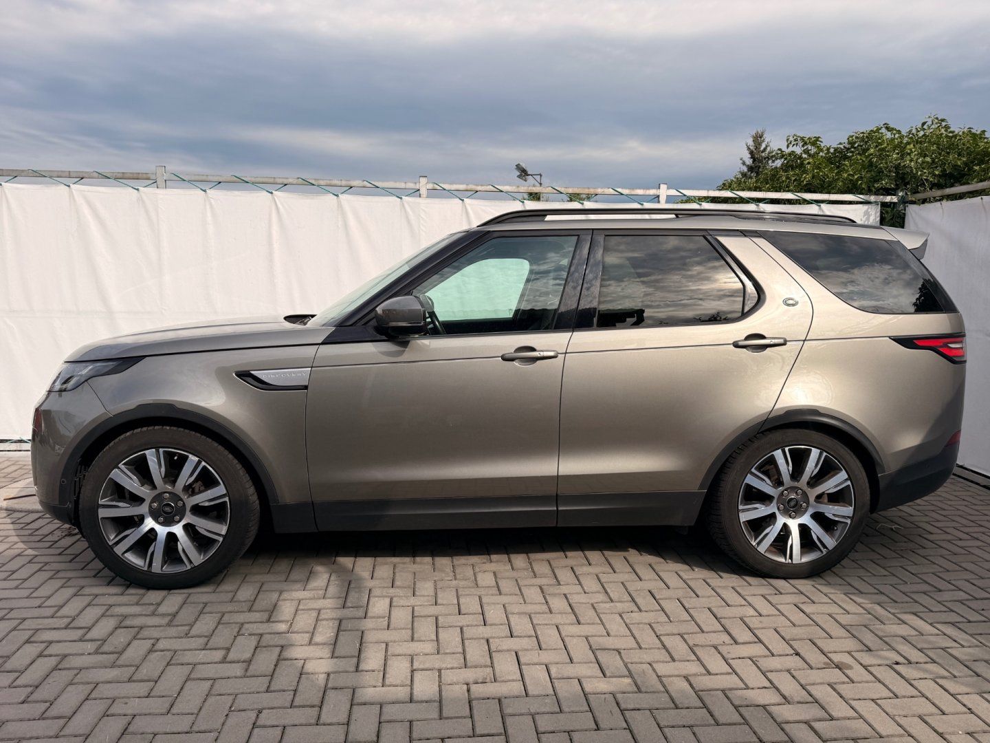 Land Rover Discovery, 3.0 TD6*HSE*ČR*ODPOČET*AWD*CEB - fotka 3