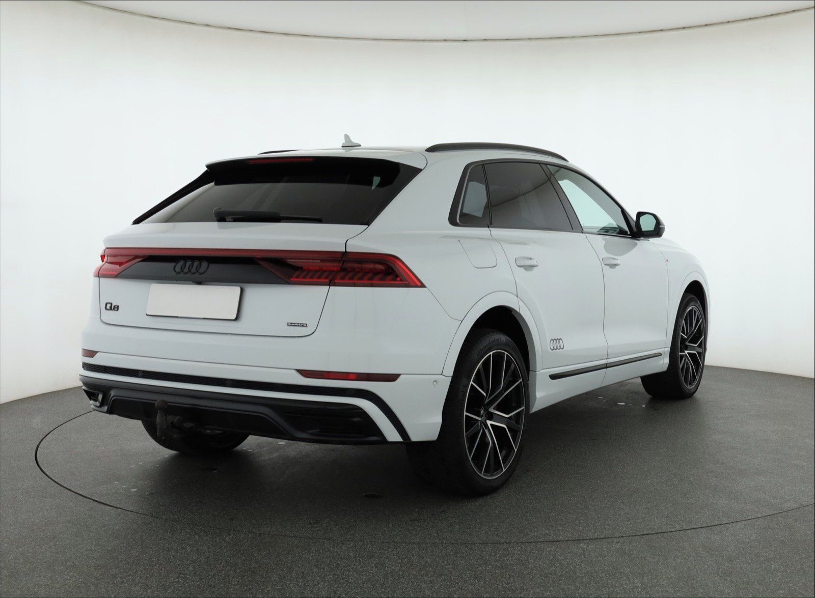 Audi Q8, 50 TDI - fotka 5