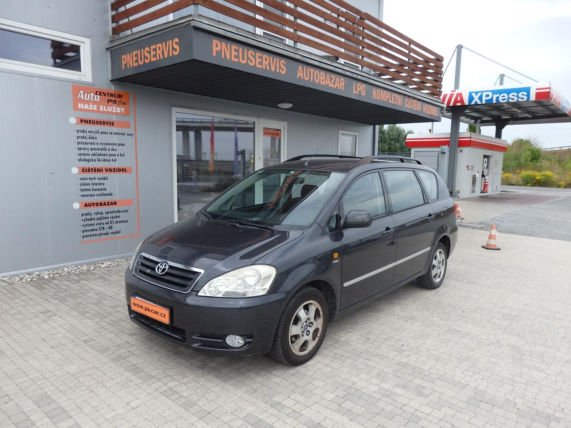 Toyota Avensis Verso, 2.0 VVT-i 110 kW KLIMA 7 MÍST