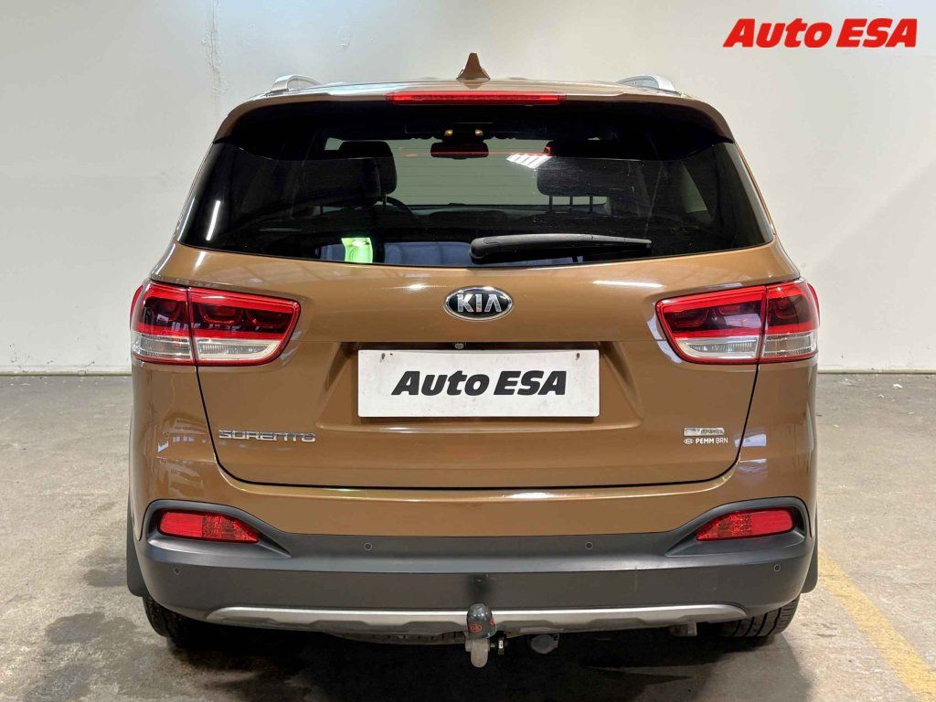 Kia Sorento, 2.2 4x4,ČR,AT,navi,bixen - fotka 5