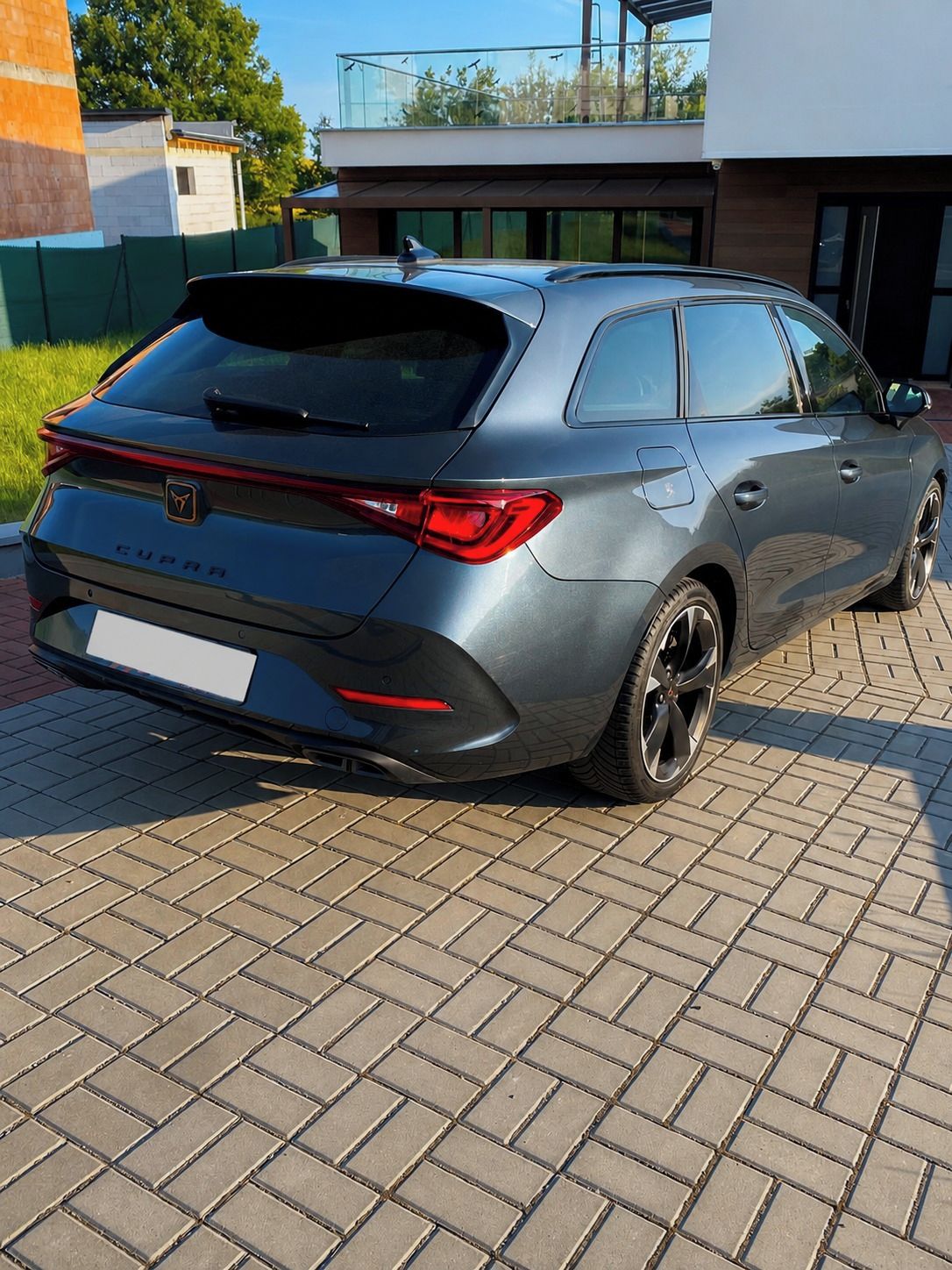 Cupra Leon, Sportstourer 1.5 eTSI DSG 2024 - fotka 5