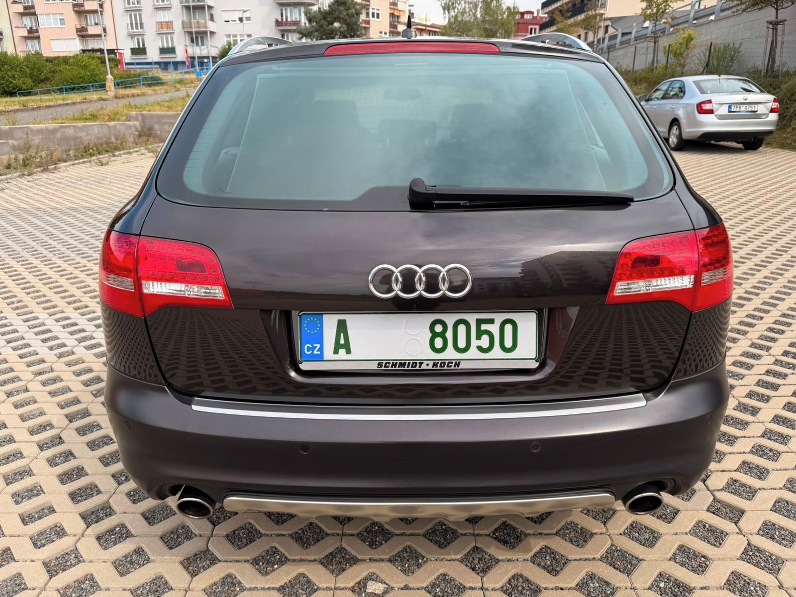Audi A6 allroad, 4.2 V8, webasto, TOP STAV! - fotka 6