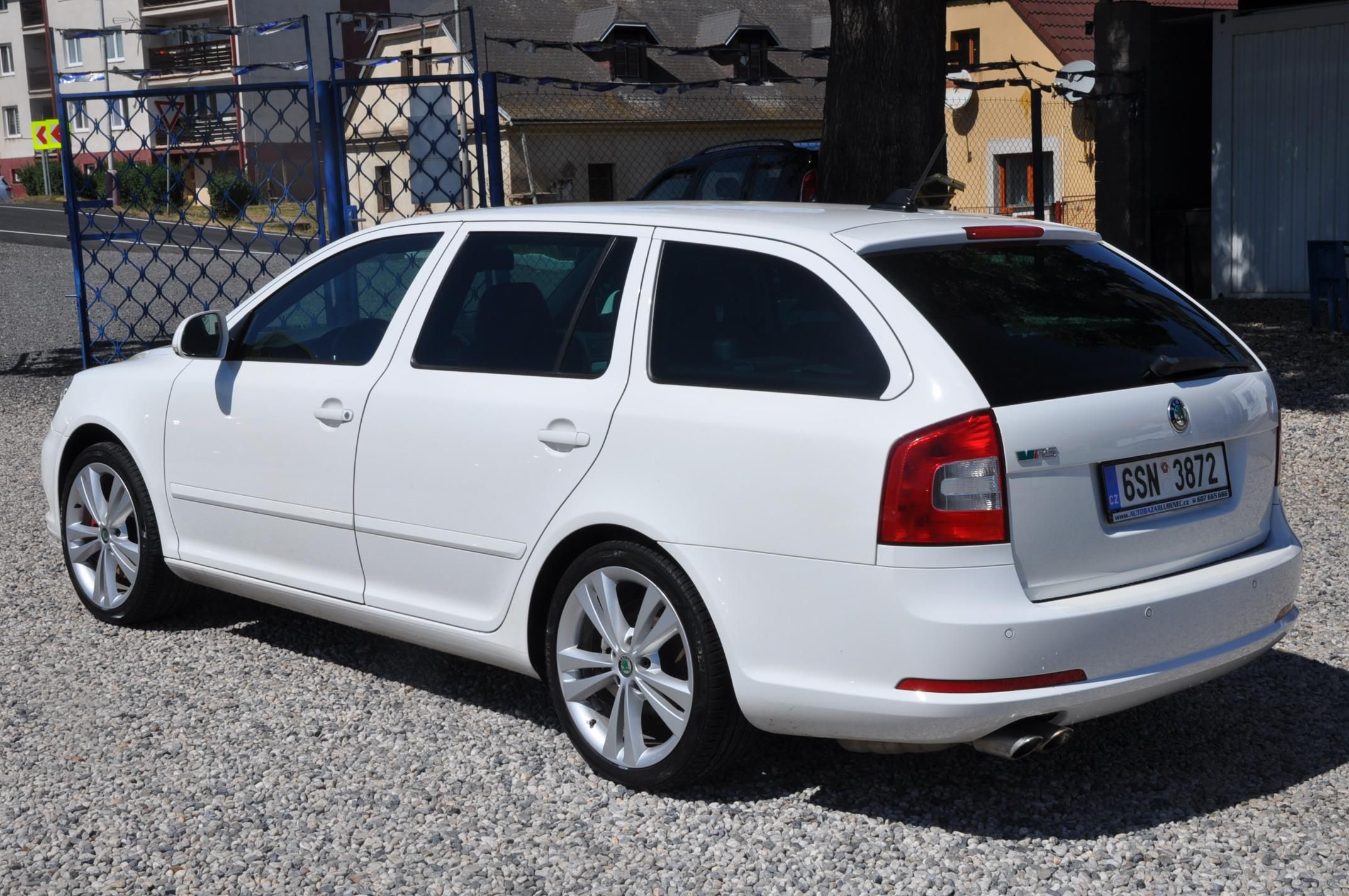 Škoda Octavia, II 2.0TDi 125kW KOMBI RS - fotka 4