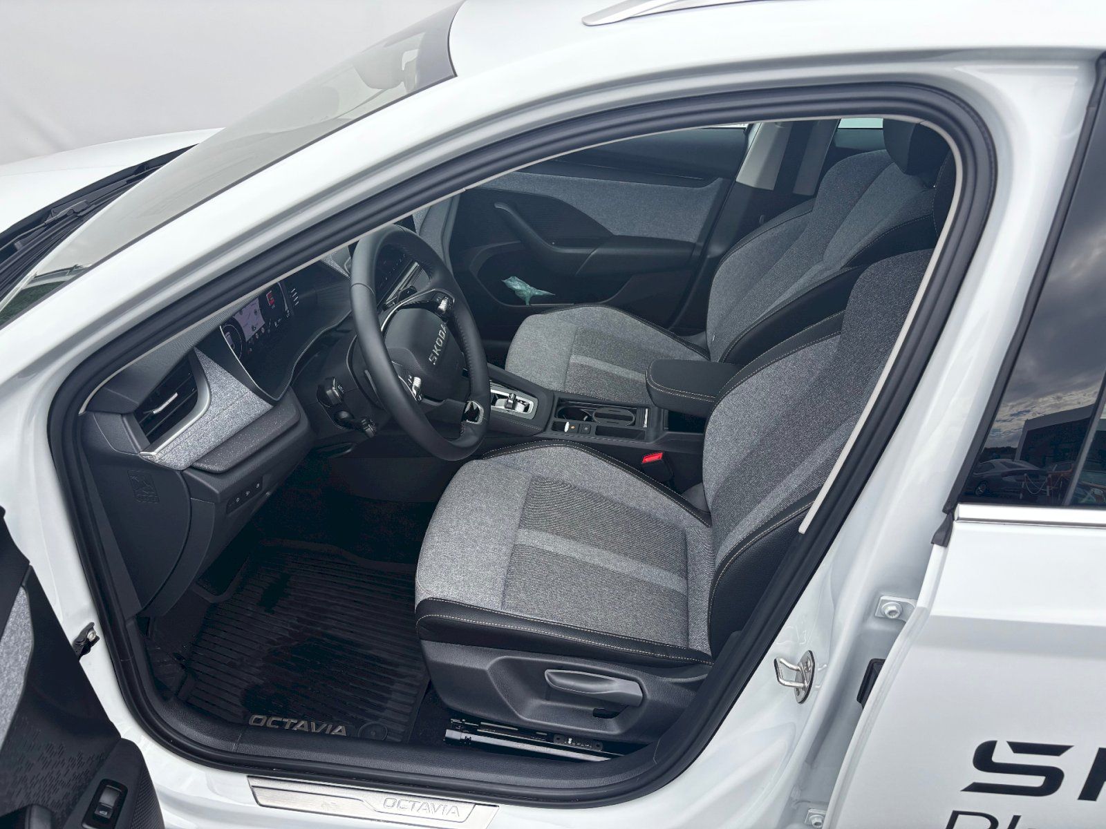 Škoda Octavia, 2.0 TDI 110kW DSG Top Selectio - fotka 6