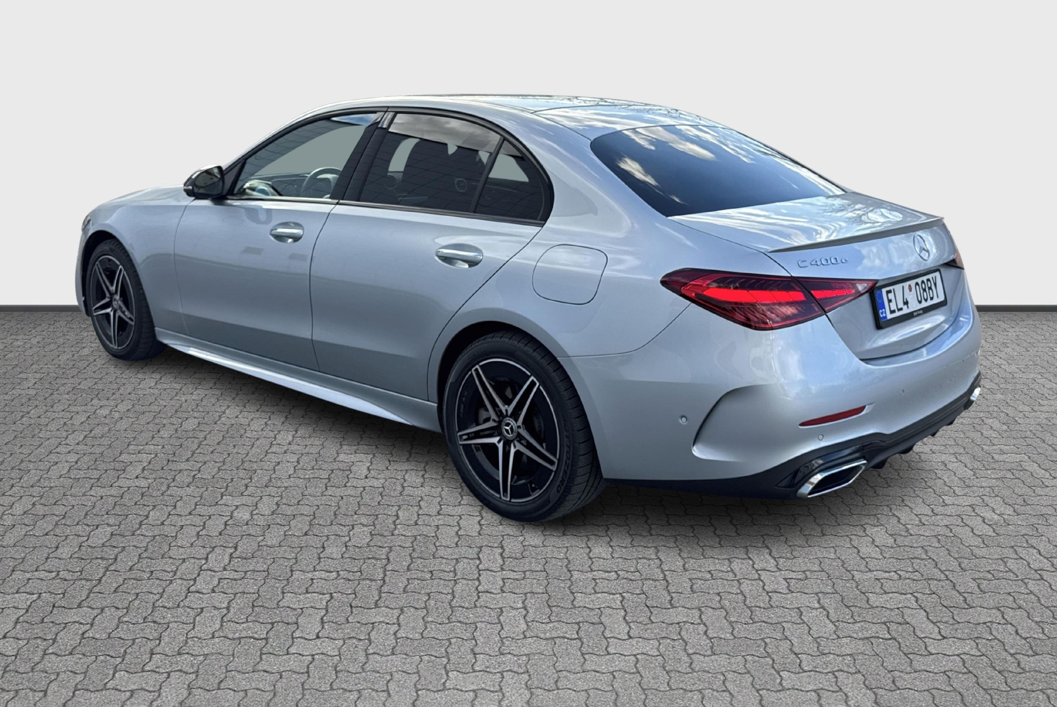 Mercedes-Benz Třídy C, C400e 4MATIC plug-in AMG Premi - fotka 2