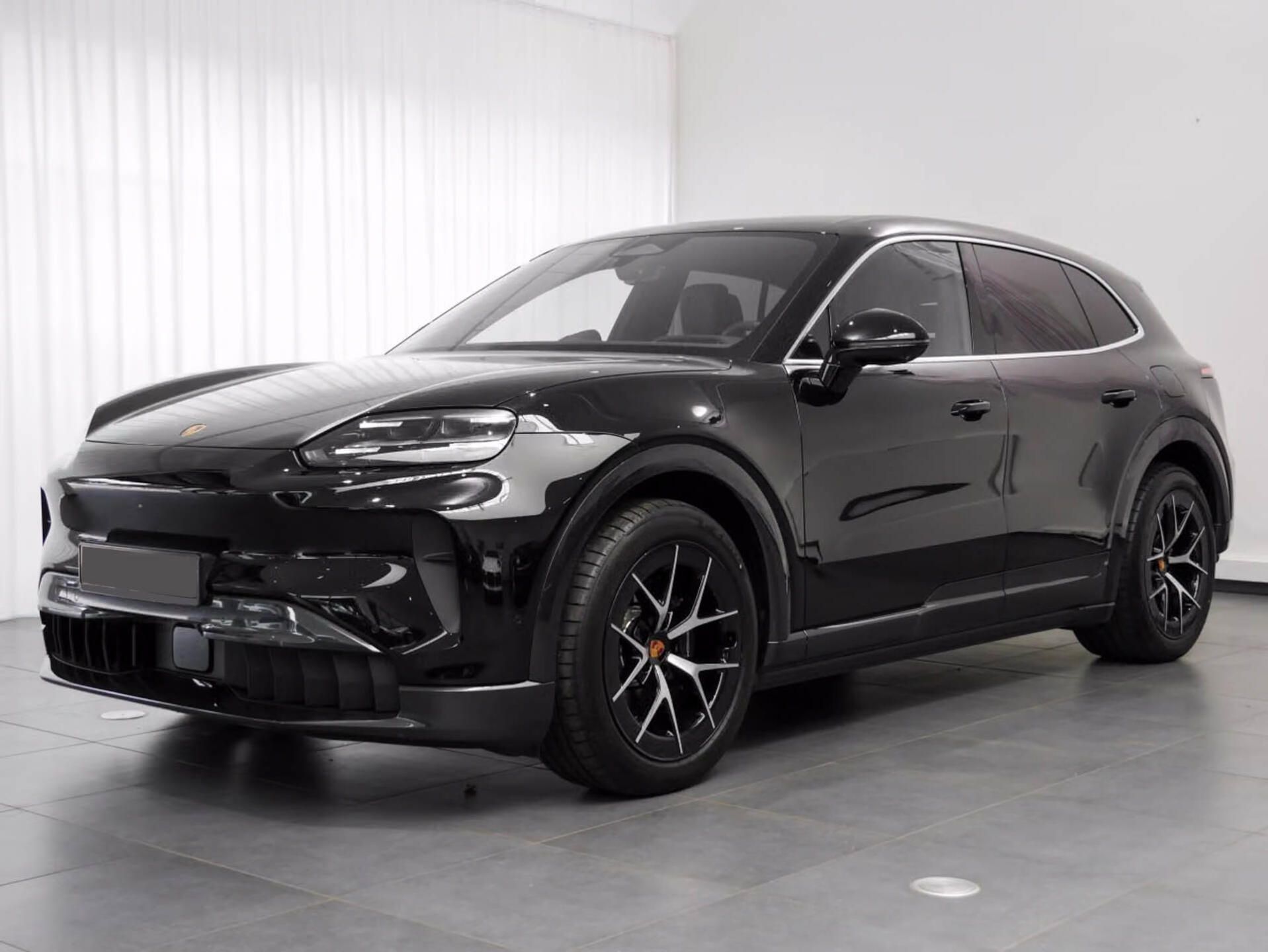 Porsche Cayenne, Electric 360 HuD Display spol.