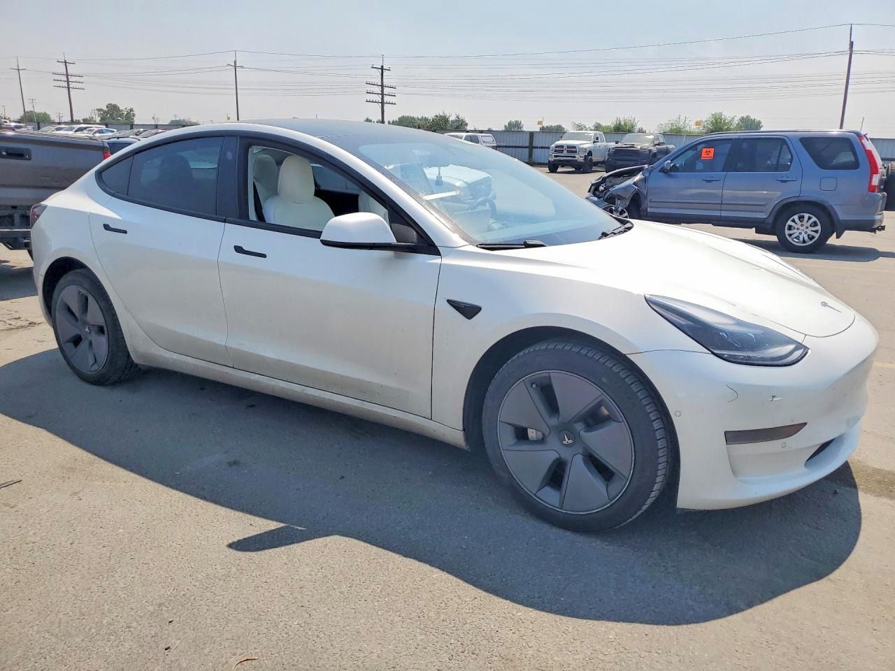 Tesla Model 3, Auto na cestě - fotka 4