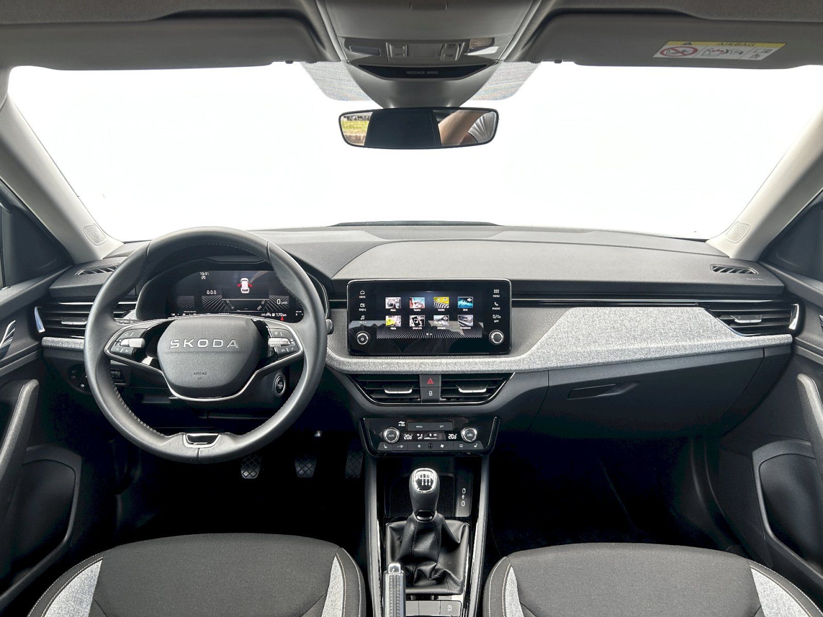 Škoda Kamiq, 1.0 TSI 85kW MP6 Selection - fotka 5