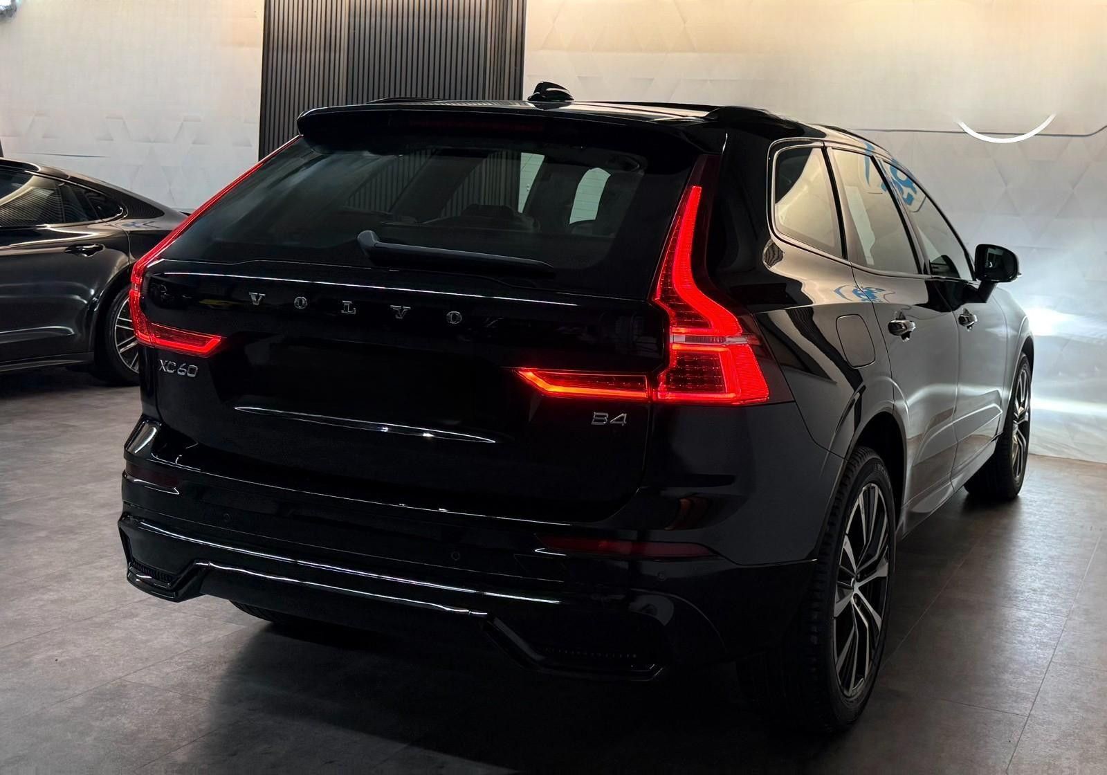 Volvo XC60, Ultimate Dark*LED*PANORAMA - fotka 5