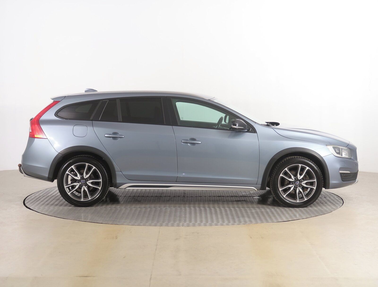 Volvo V60, D4 2.4 AWD, 4X4, Automat - fotka 6