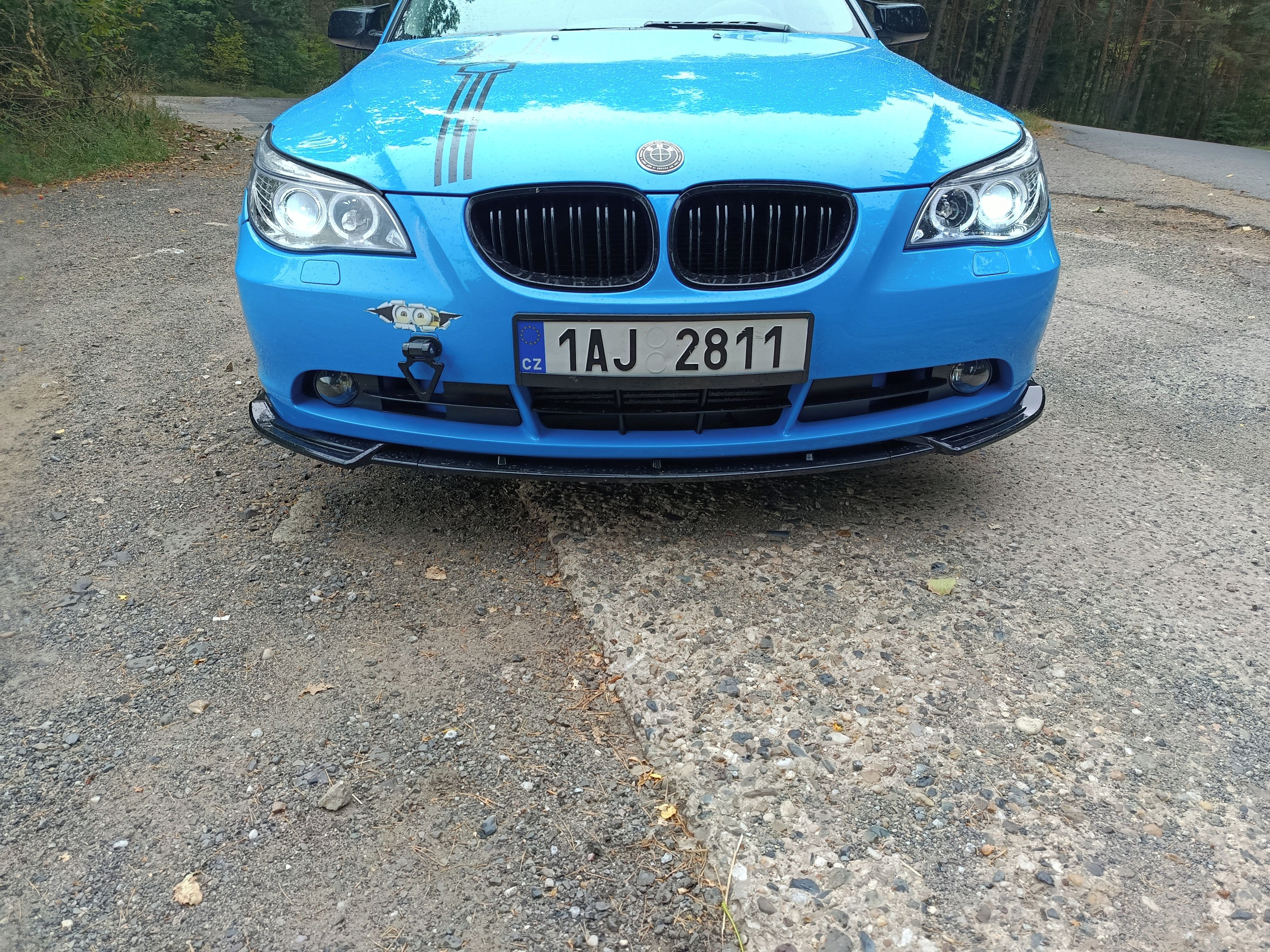 BMW Řada 5, 520d servisováno - fotka 2