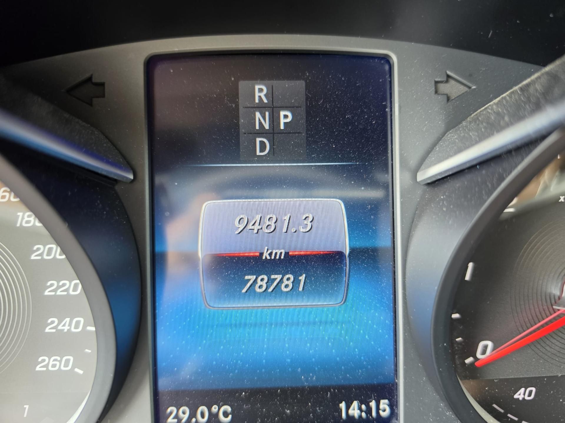 Mercedes-Benz Třídy V, 300d 7míst 4Matic Avantgarde - fotka 6