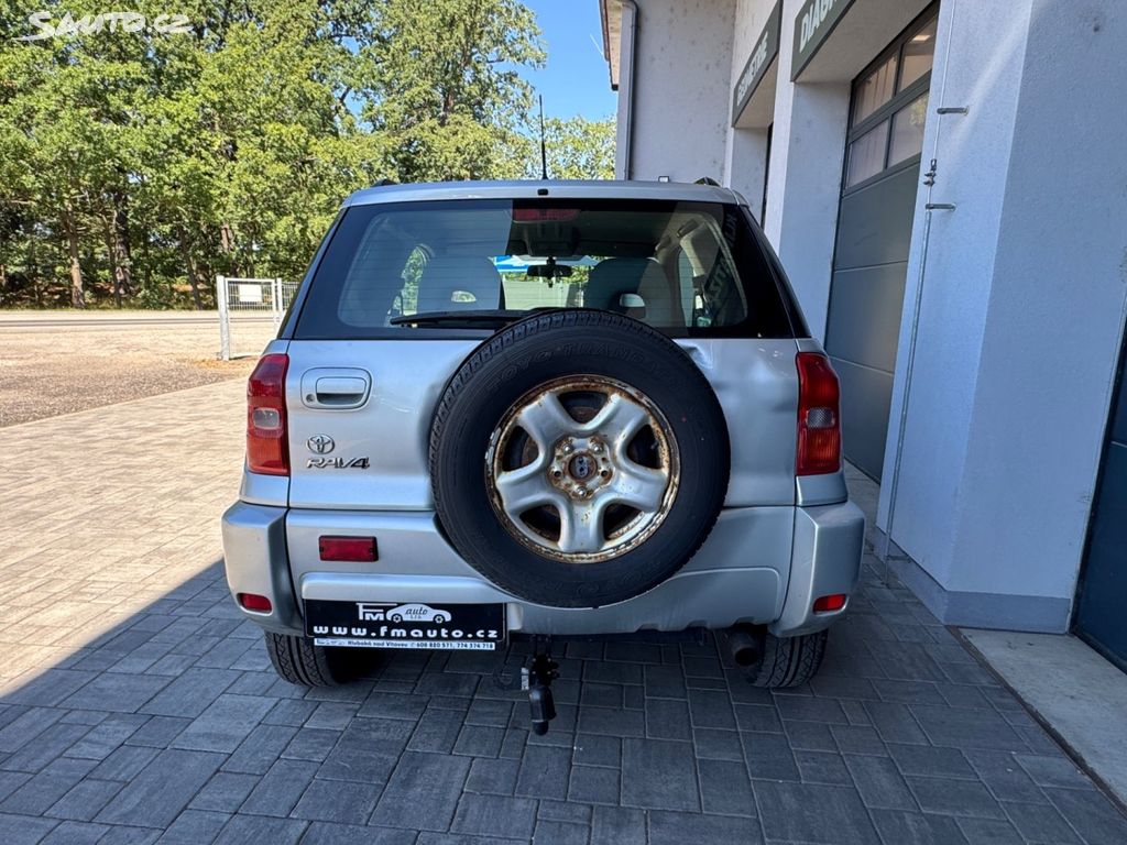 Toyota RAV4 2.0 D-4D 116 ch 4x4 • 3 portes • Boîte manuelle • Clim