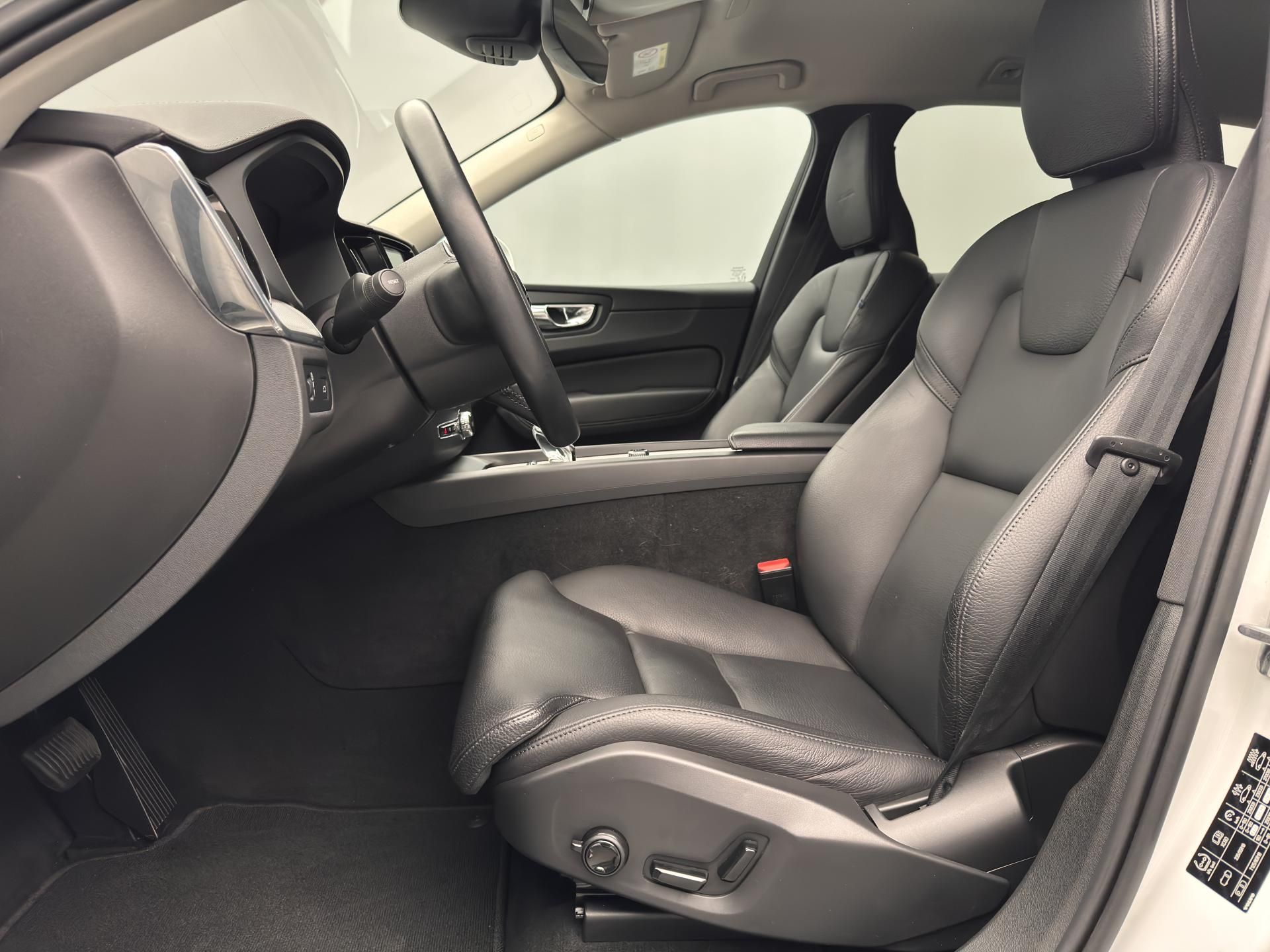 Volvo XC60, B4 AWD INSCRIPTION - fotka 4