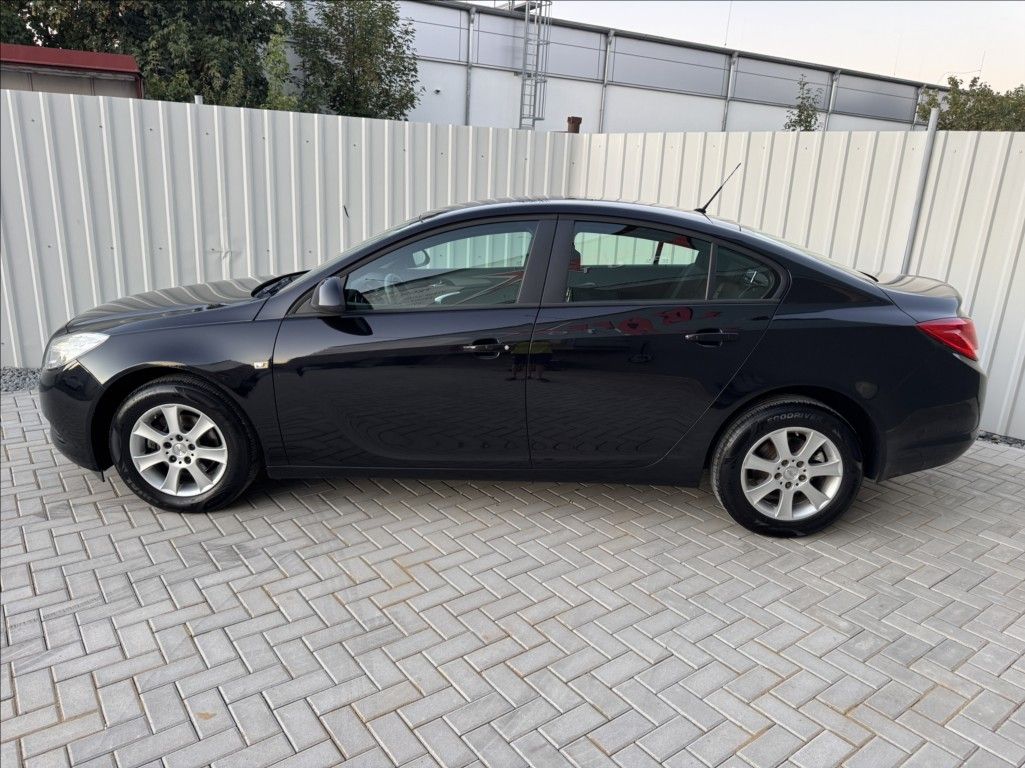 Opel Insignia, 1,6 i 85kW tažné KLIMA ALU - fotka 4