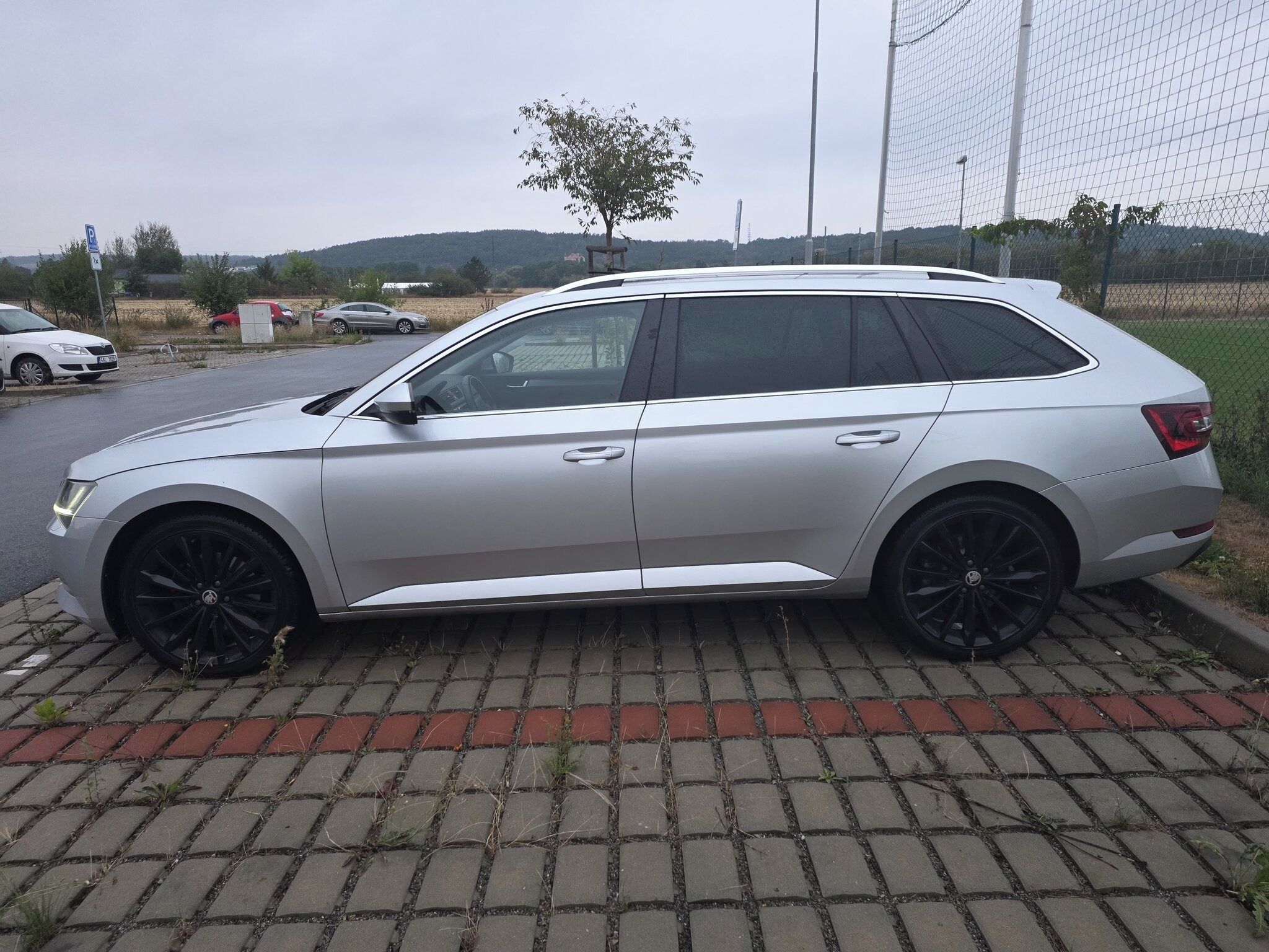 Škoda Superb, Škoda Superb Combi 1.8 TSI DSG - fotka 3