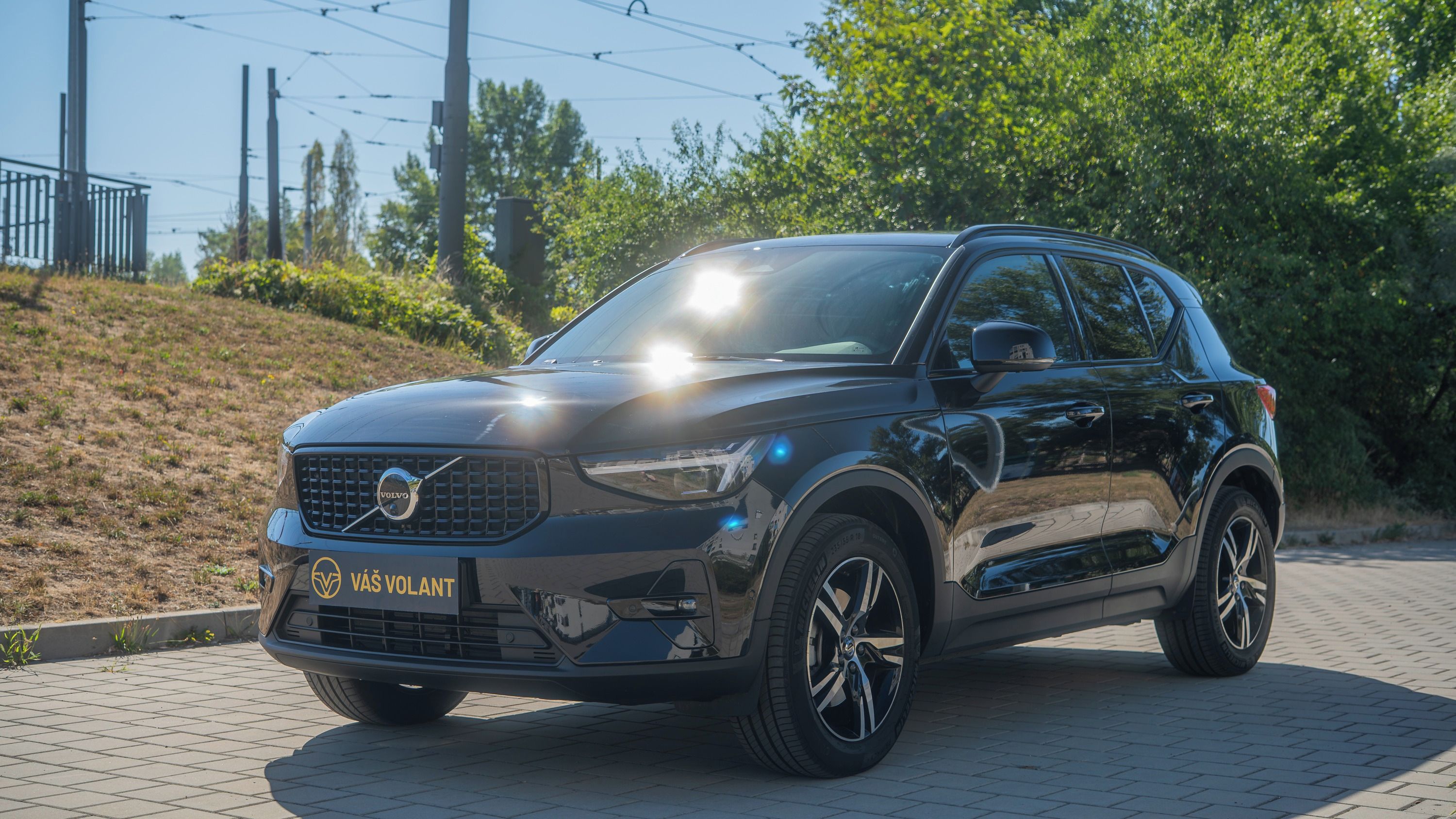 Volvo XC40, Dark Plus tažné záruka 2. kola