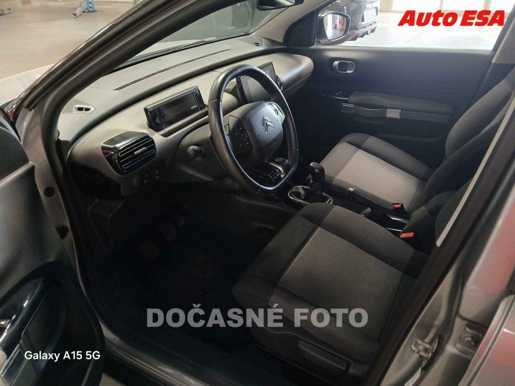 Citroën C4 Cactus, 1.2 PT,2.maj,ČR - fotka 3