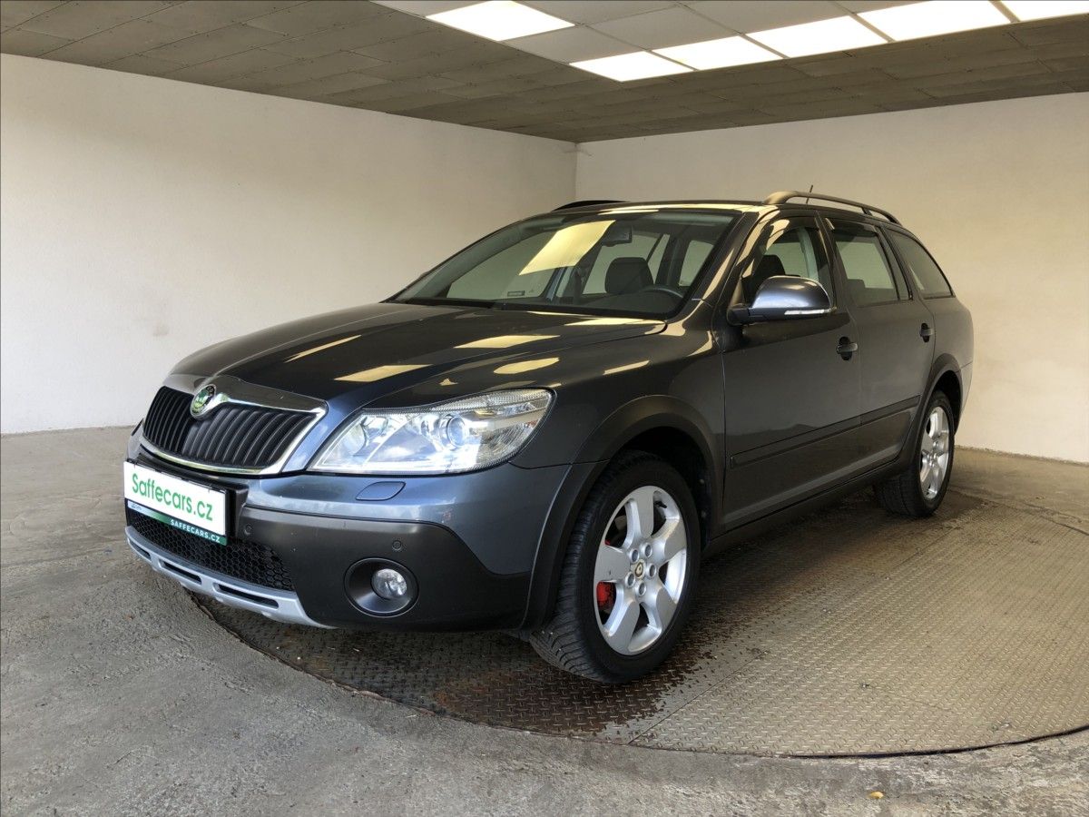 Škoda Octavia, 2,0 TDI  scout - fotka 3