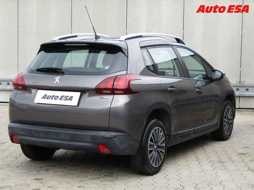 Peugeot 2008, 1.2 VTi - fotka 4
