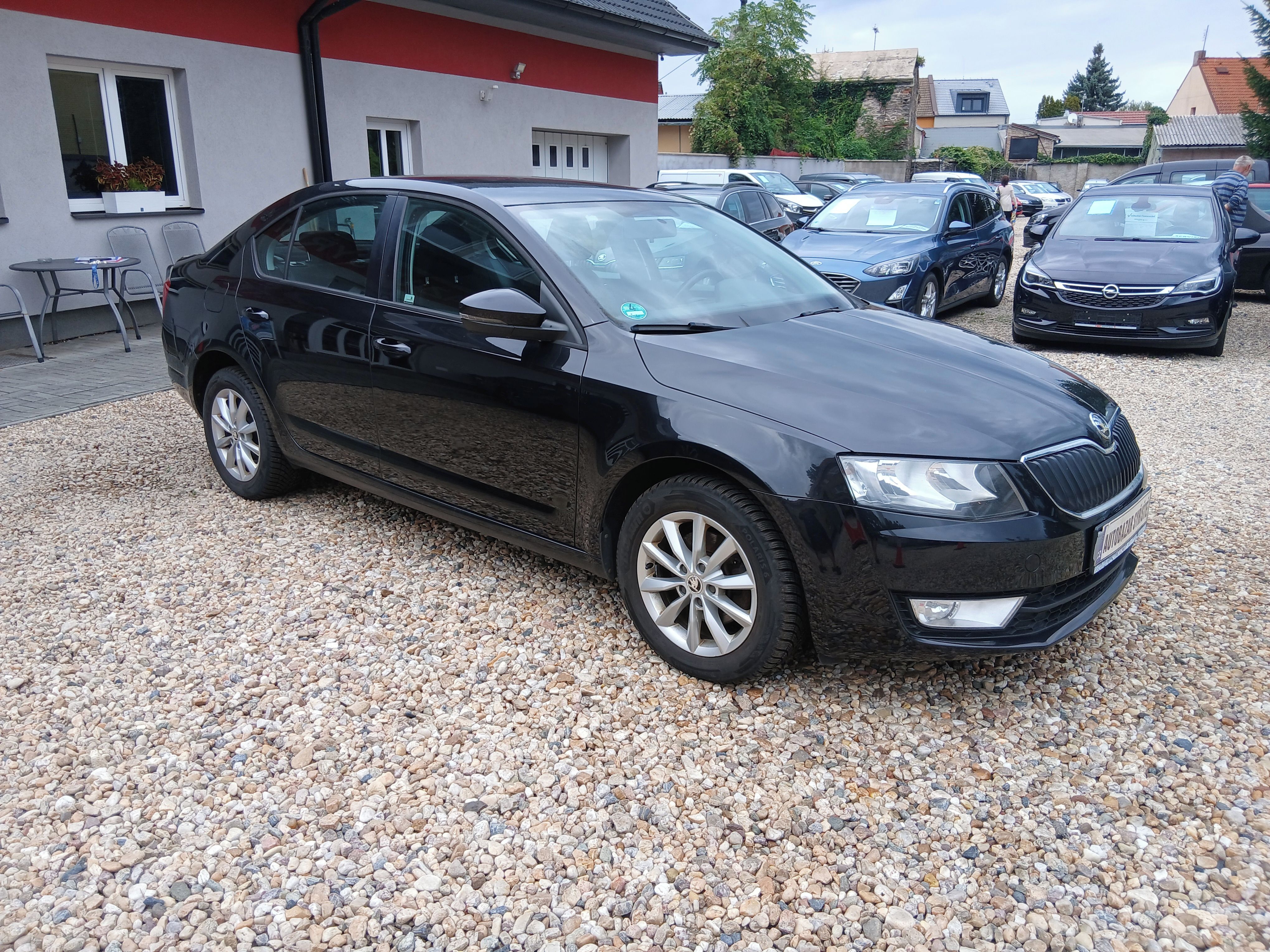 Škoda Octavia, 2.0TDi 110KW DPH, ČR, S.Kniha - fotka 3