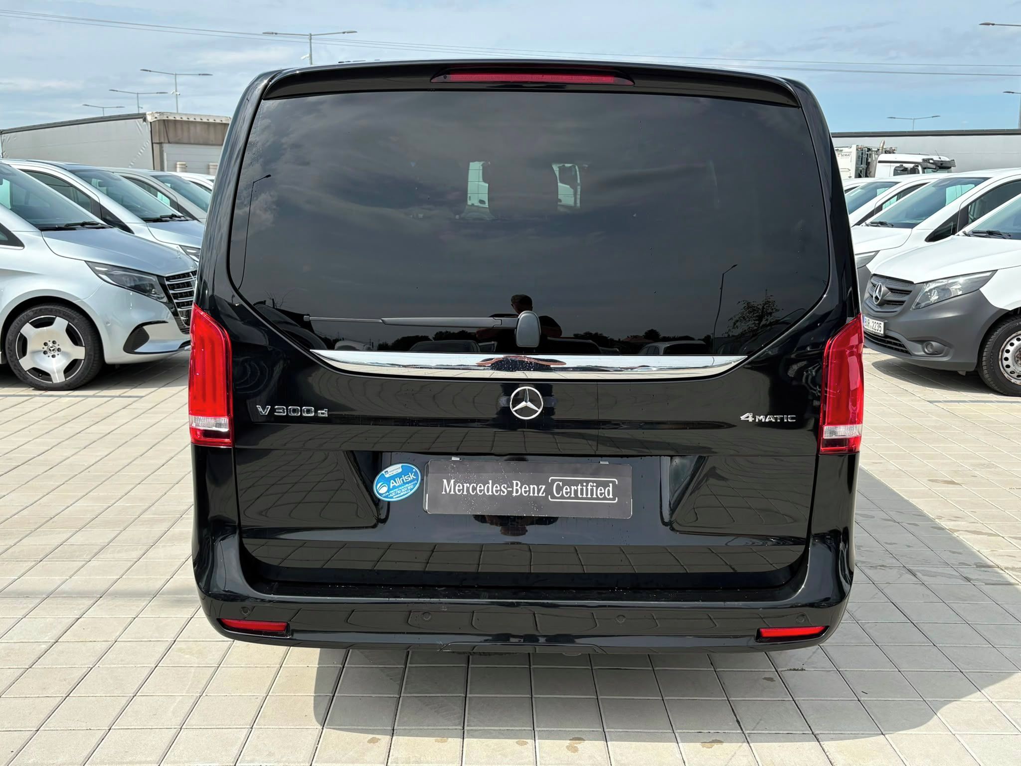 Mercedes-Benz Třídy V, 300d Long 4Matic Exclusive CZ - fotka 6