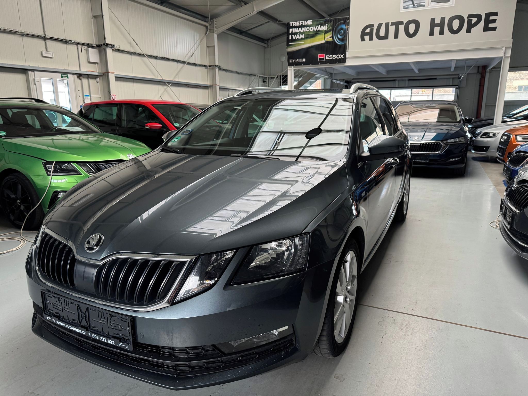 Škoda Octavia, combi 1,6TDi DSG Ambition - fotka 3