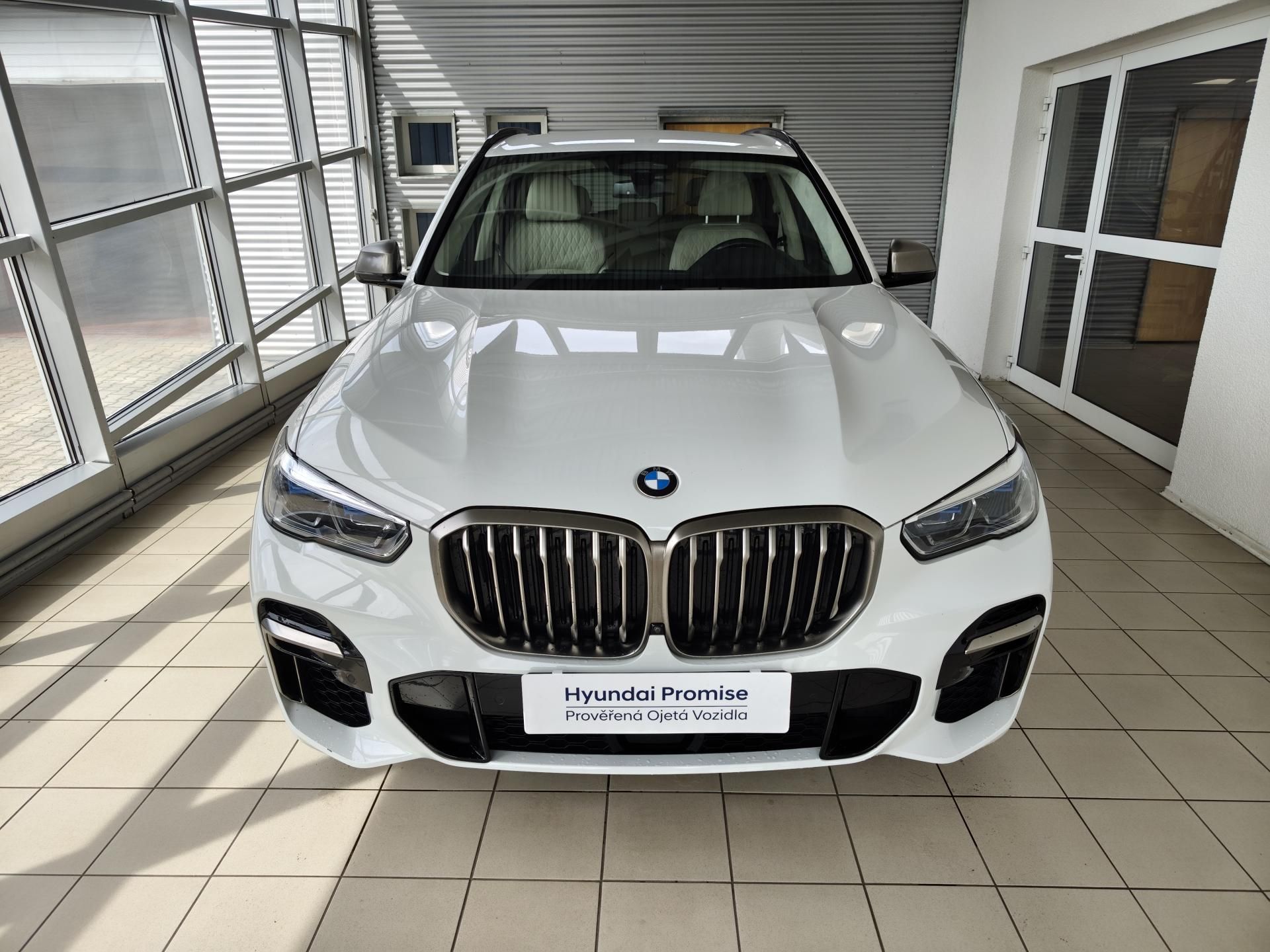 BMW X5, M50i 390kW xDrive - fotka 6