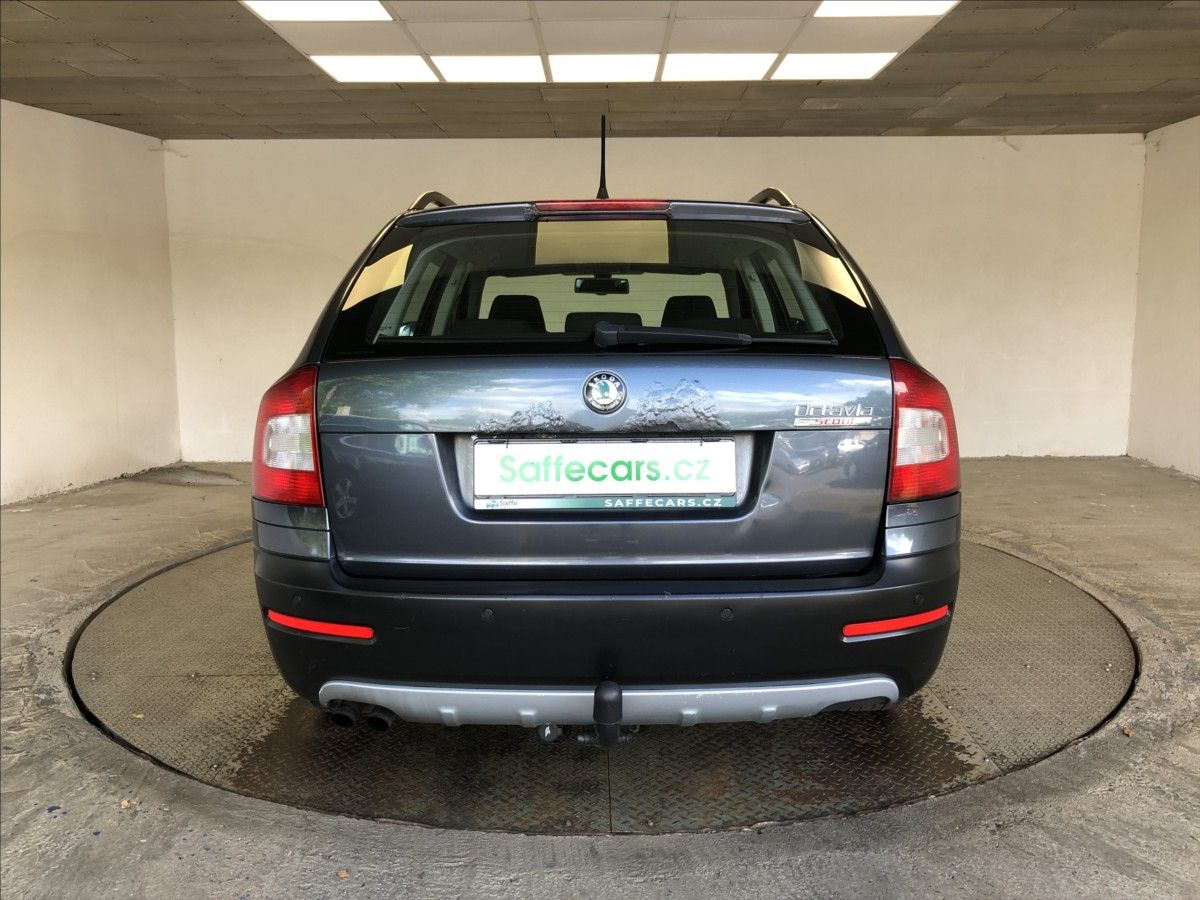 Škoda Octavia, 2,0 TDI  scout - fotka 6