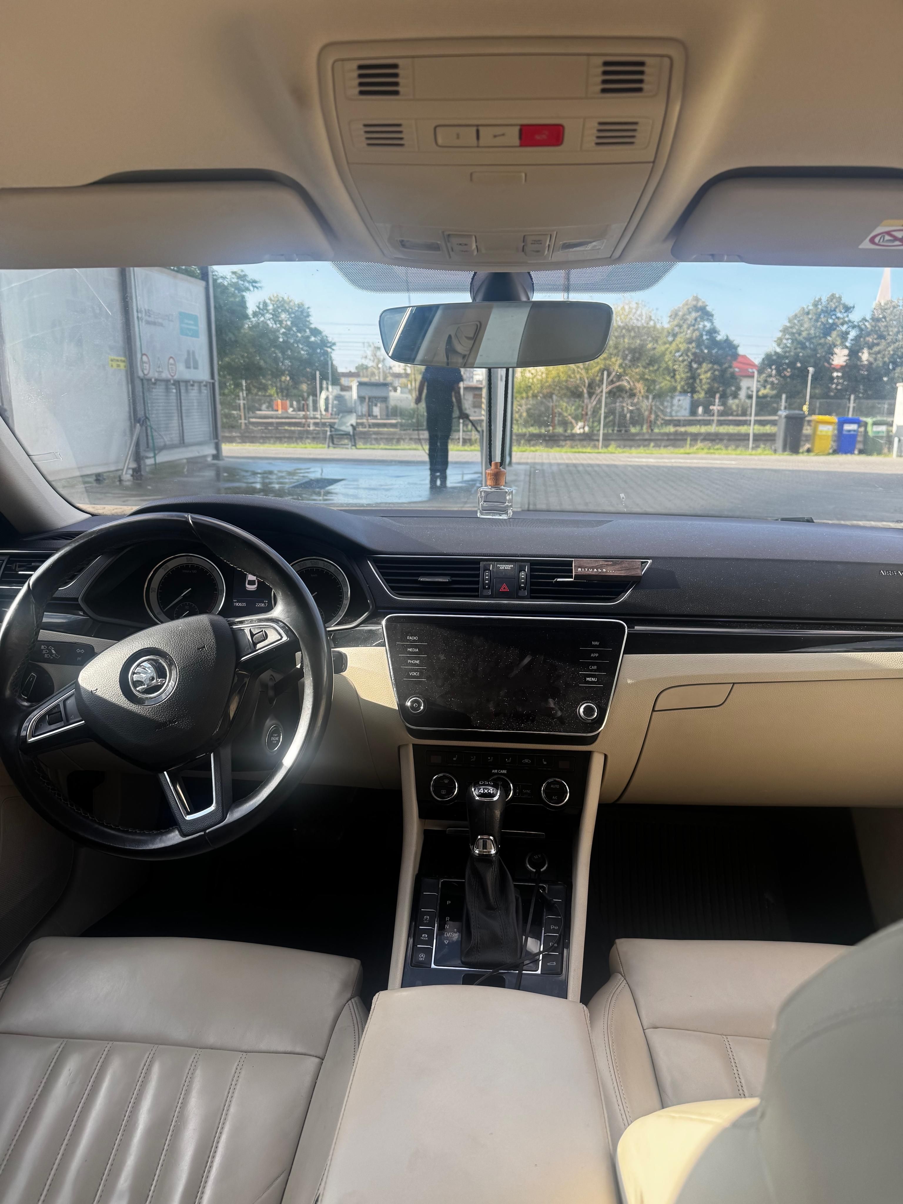 Škoda Superb, 1.968 - fotka 4