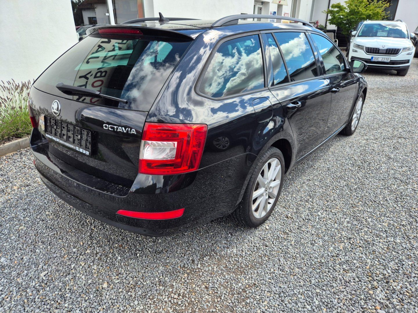 Škoda Octavia, 2.0 TDI JOY TOP NAVI XENONY - fotka 4