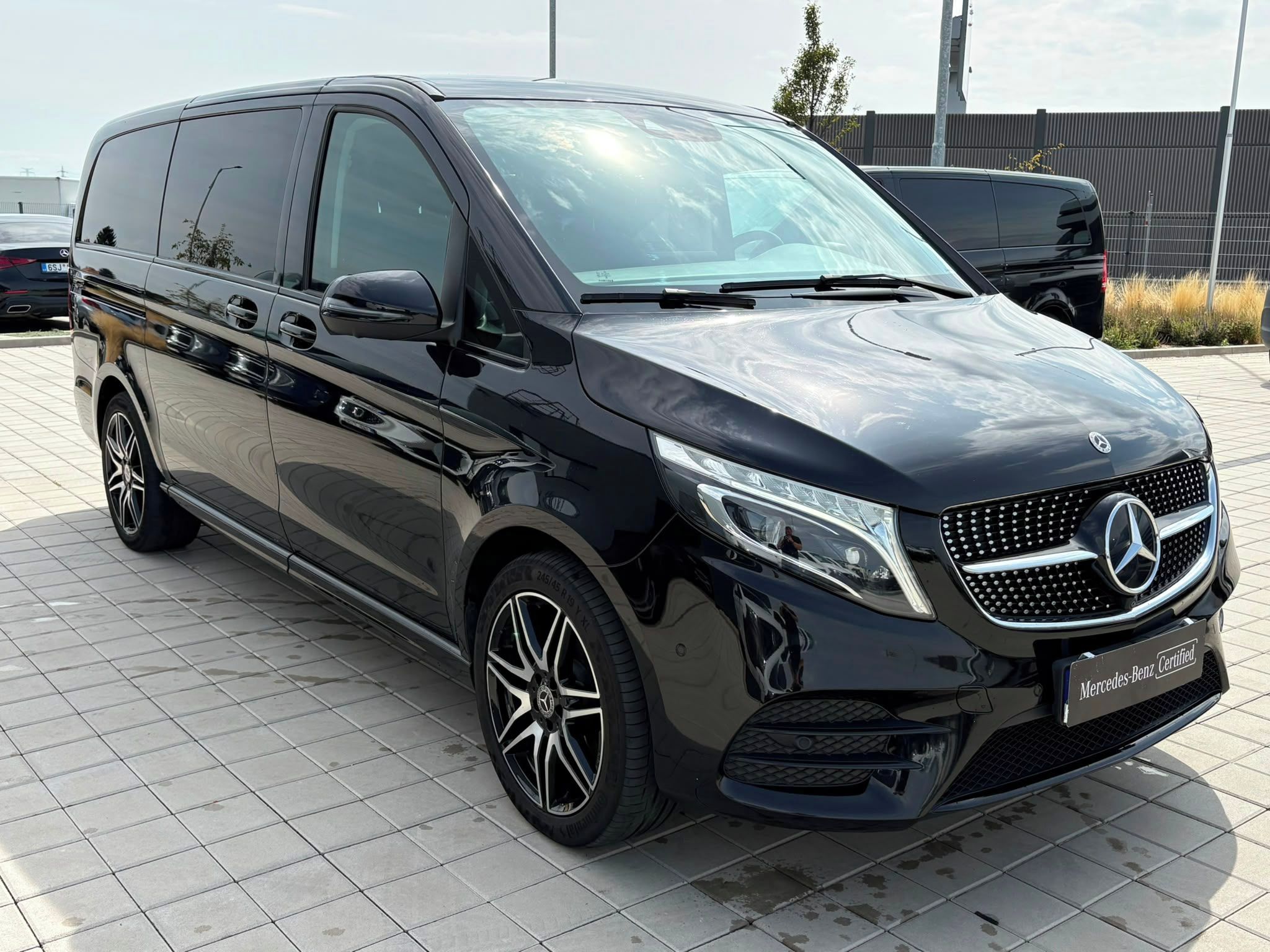 Mercedes-Benz Třídy V, 300d Long 4Matic Exclusive CZ - fotka 3