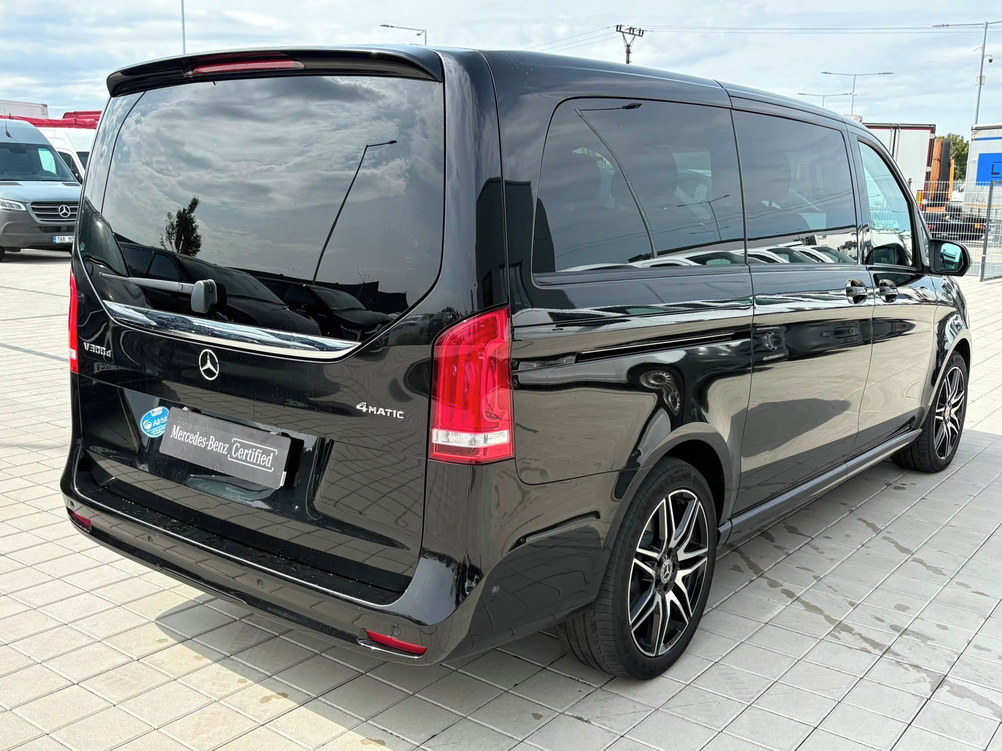 Mercedes-Benz Třídy V, 300d Long 4Matic Exclusive CZ - fotka 5