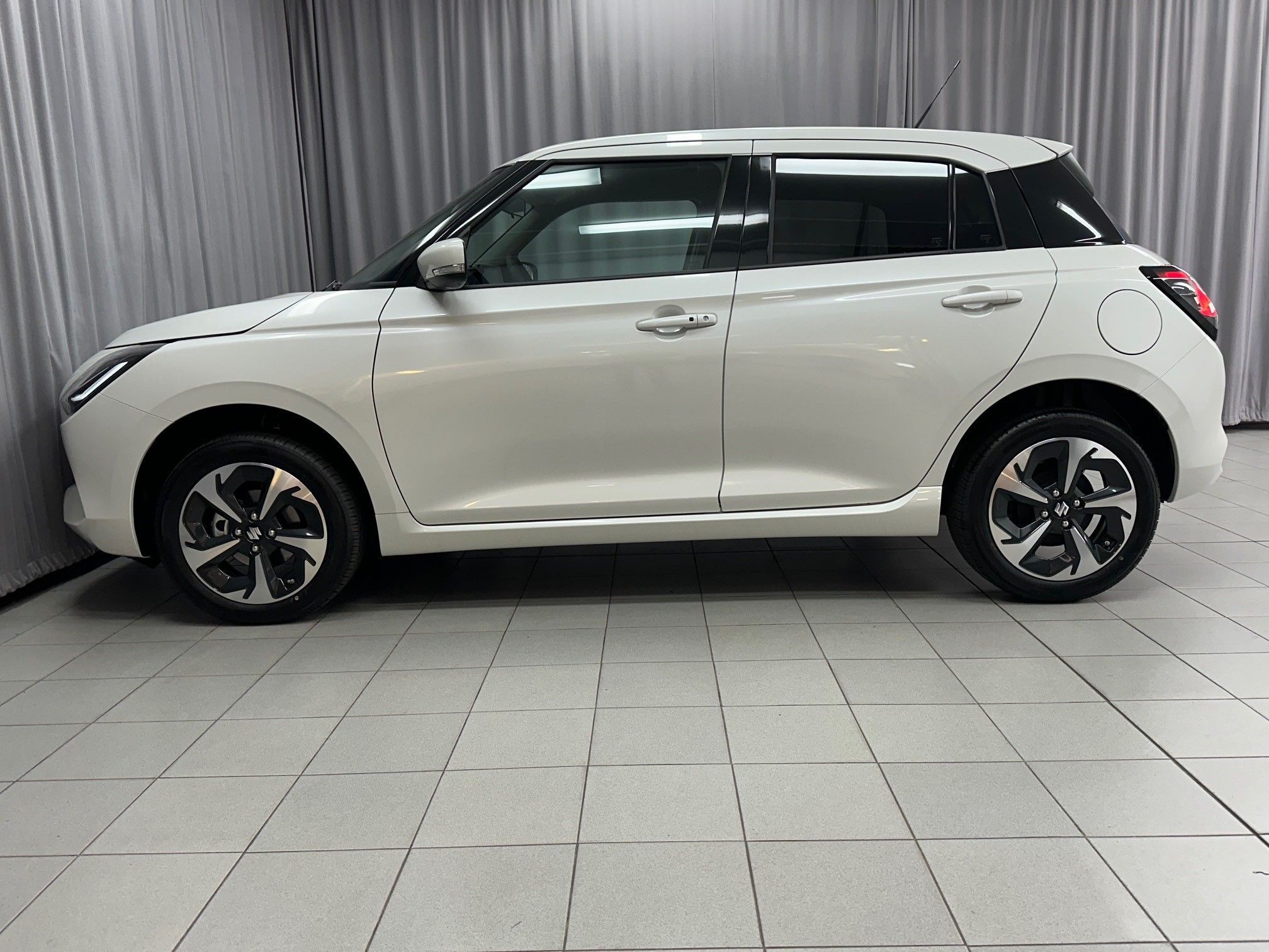 Suzuki Swift, Elegance. Manuál. K odběru IHN - fotka 4